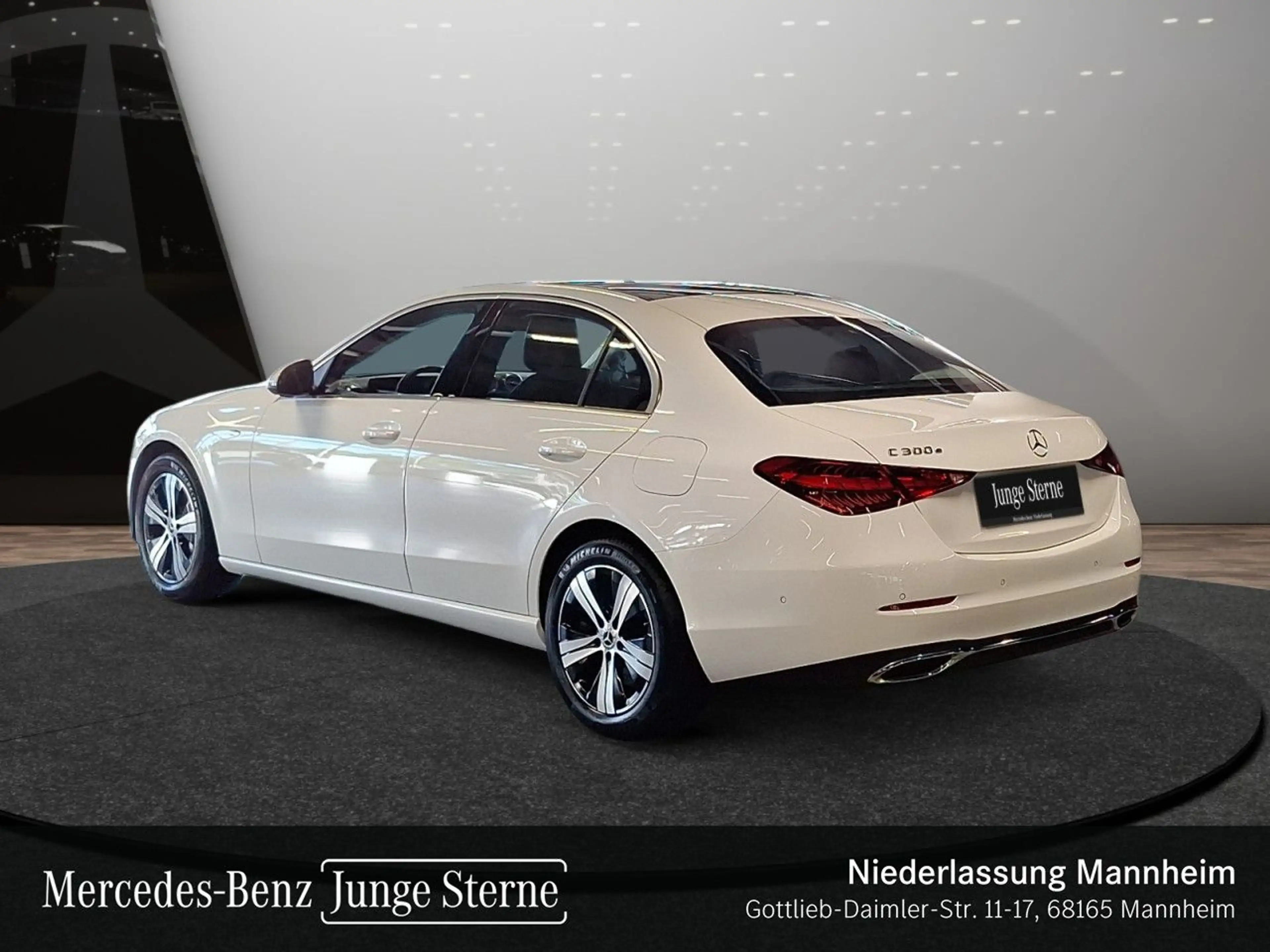 Mercedes-Benz C 300 e AVANTG+PANO+LED+KAMERA+TOTW+KEYLESS+9G — photo 10