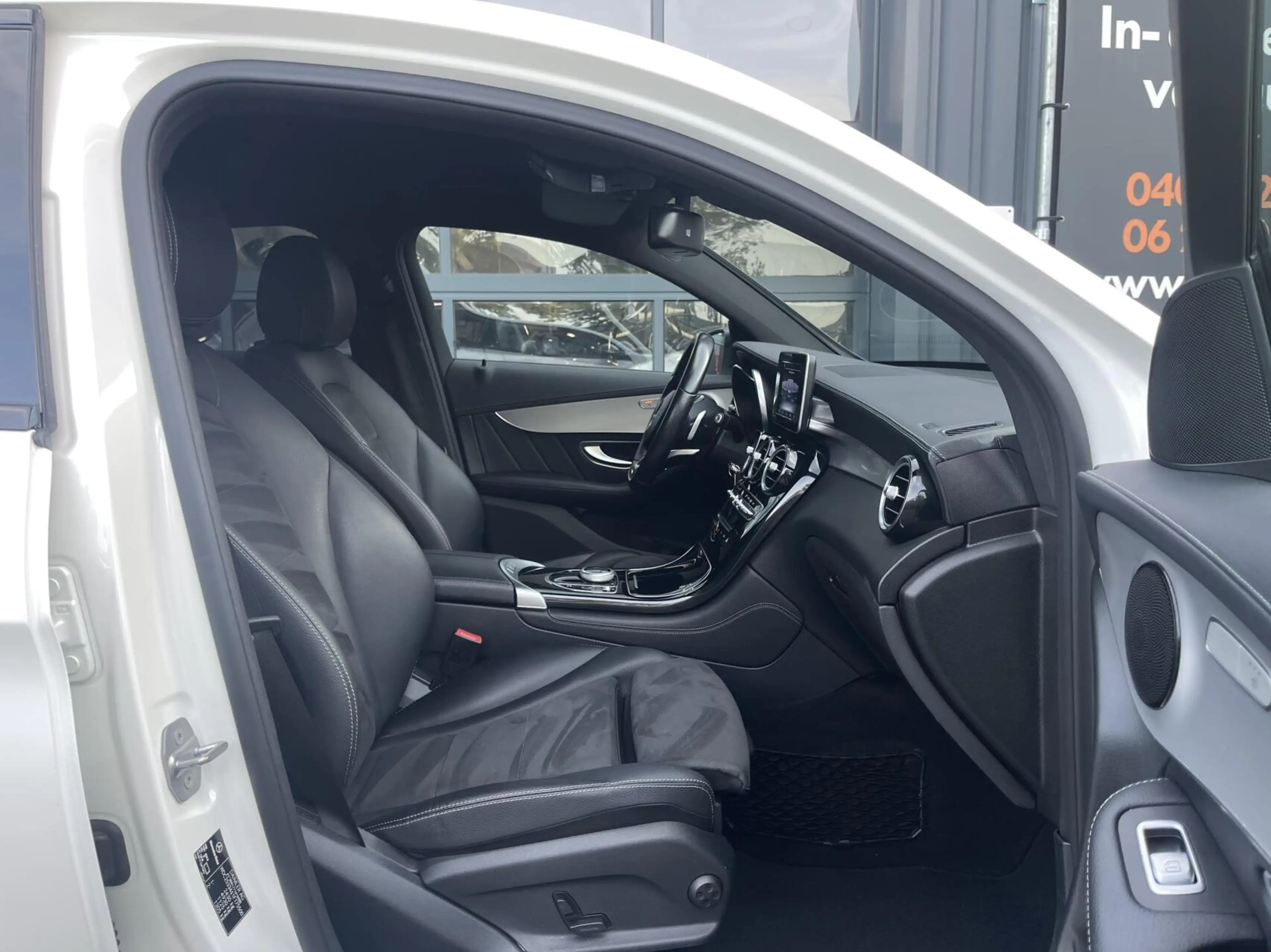 Mercedes-Benz GLC 250 4MATIC Edition 1 AMG|TREKHAAK|CAMERA|NAVIGATIE|NIG — photo 23