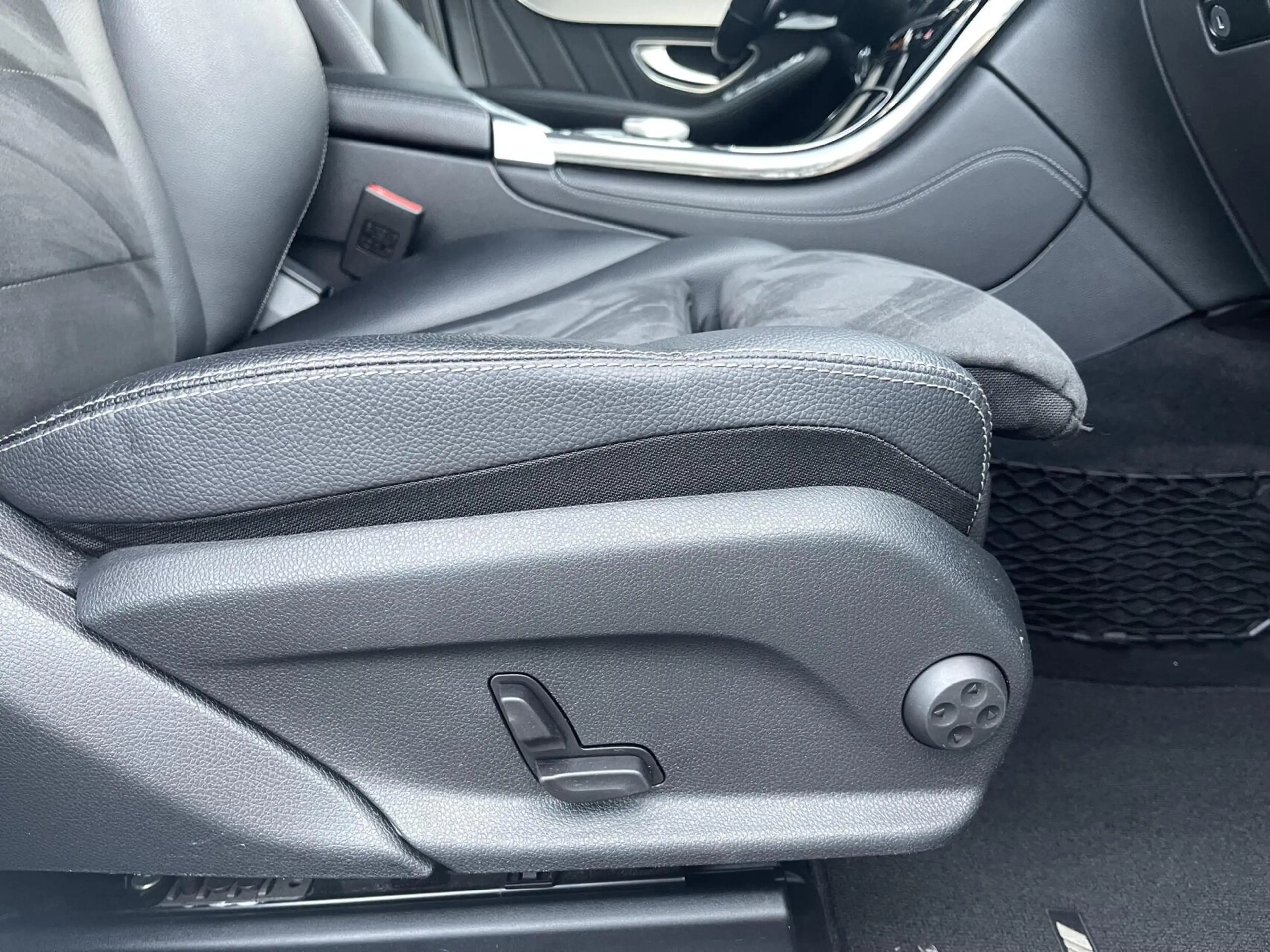 Mercedes-Benz GLC 250 4MATIC Edition 1 AMG|TREKHAAK|CAMERA|NAVIGATIE|NIG — photo 16