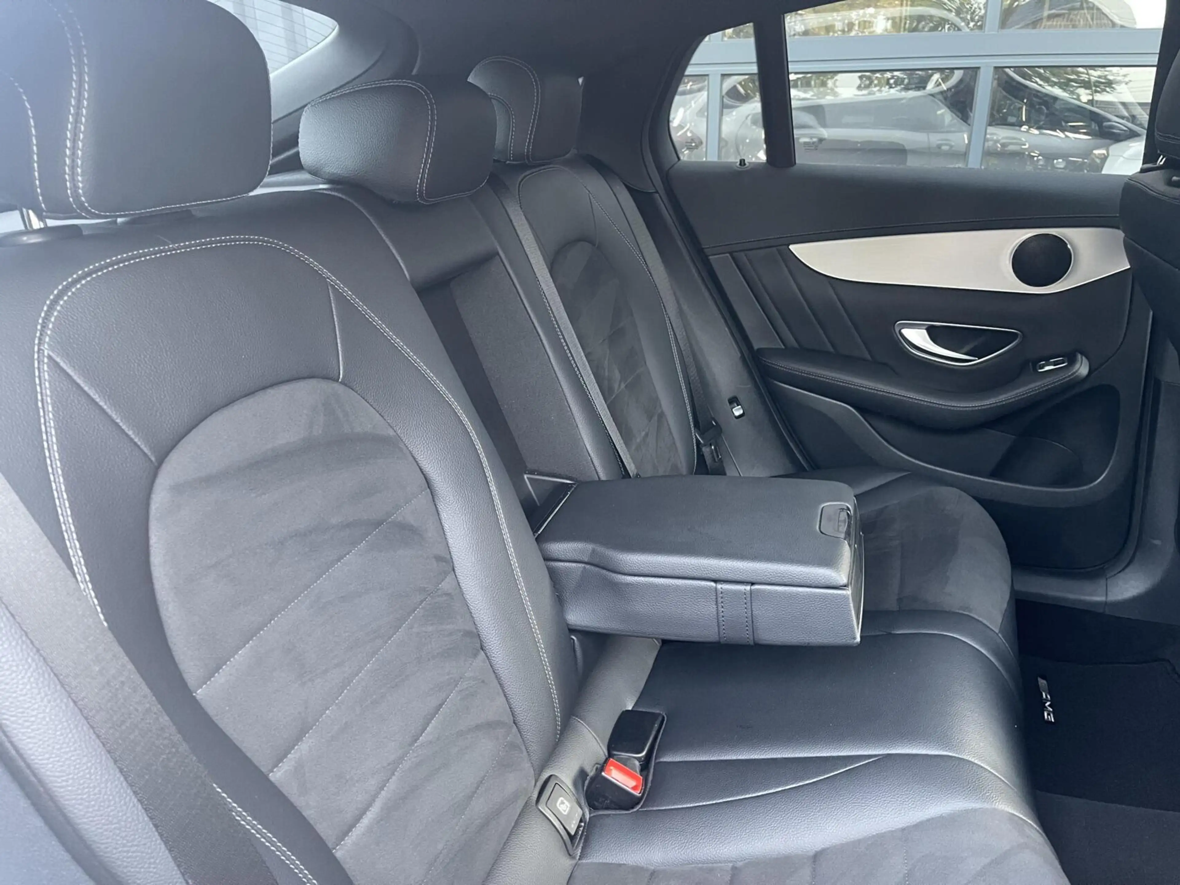 Mercedes-Benz GLC 250 4MATIC Edition 1 AMG|TREKHAAK|CAMERA|NAVIGATIE|NIG — photo 17