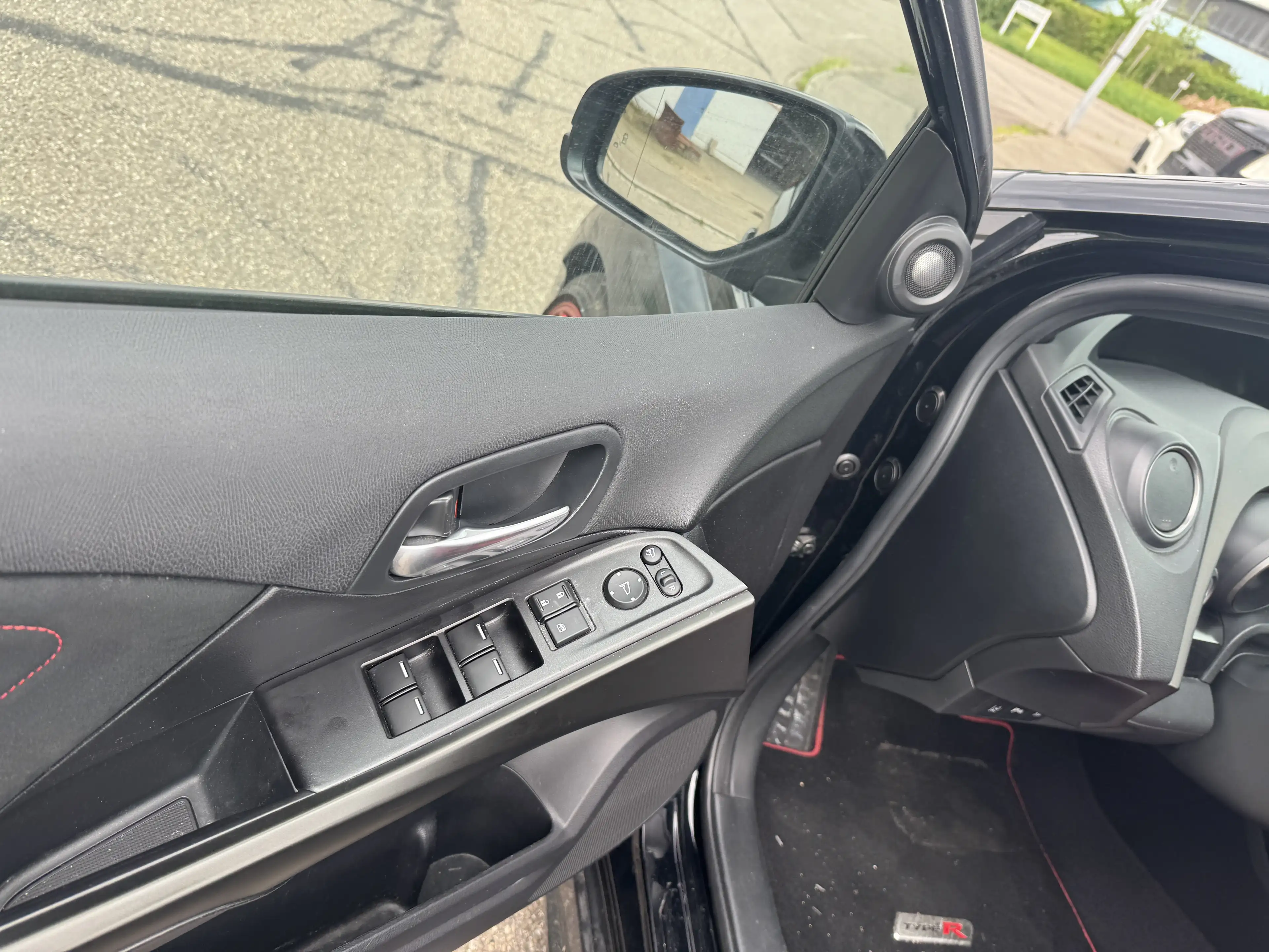 Honda Civic 2.0 VTEC Turbo Type R — photo 9