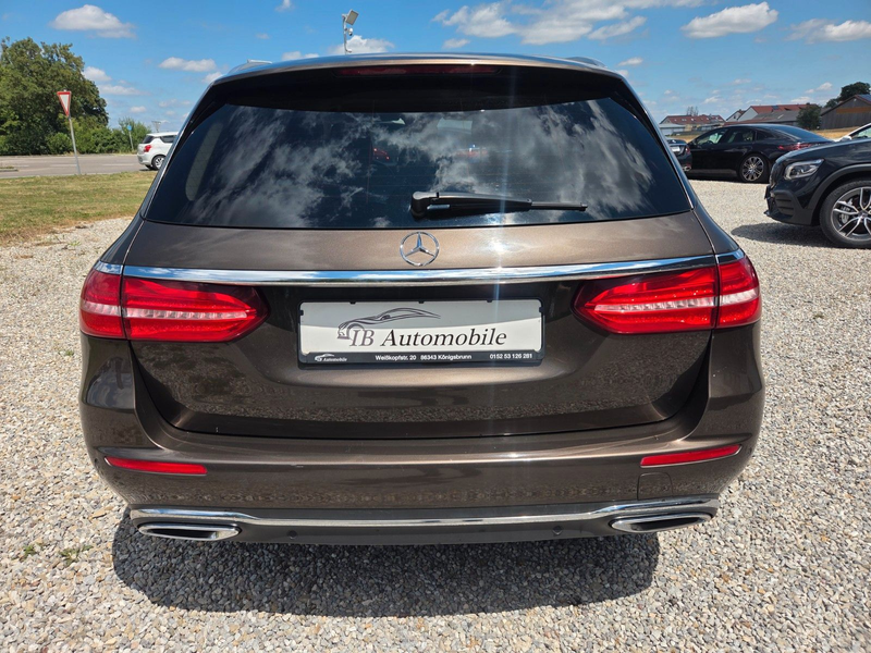 Mercedes-Benz E 220 d T-Modell AVANTGARDE 7 Sitzer*Navi*LED — photo 8