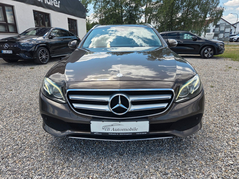 Mercedes-Benz E 220 d T-Modell AVANTGARDE 7 Sitzer*Navi*LED — photo 3