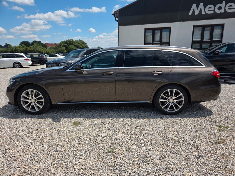 Mercedes-Benz E 220 d T-Modell AVANTGARDE 7 Sitzer*Navi*LED — photo 10