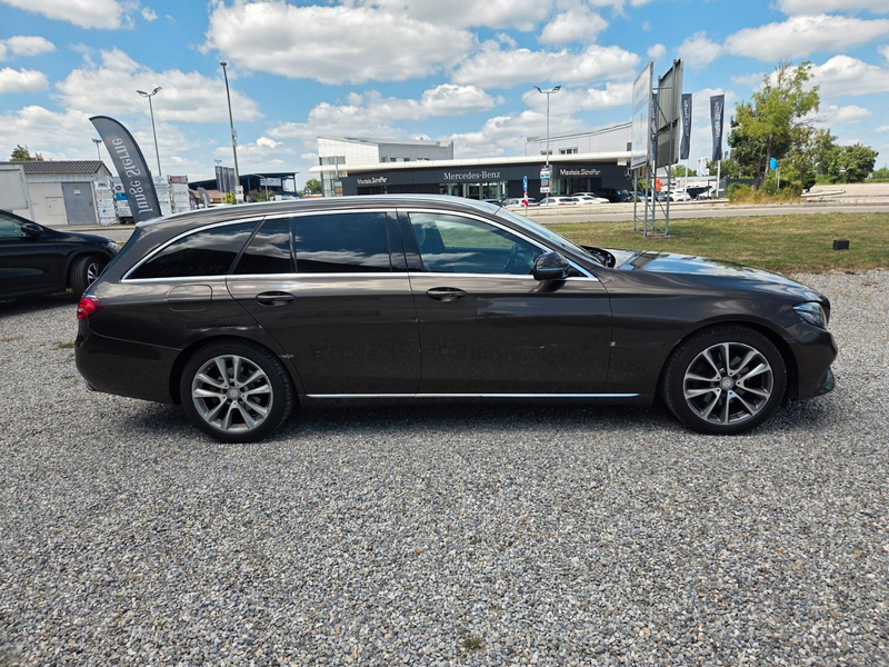Mercedes-Benz E 220 d T-Modell AVANTGARDE 7 Sitzer*Navi*LED — photo 6