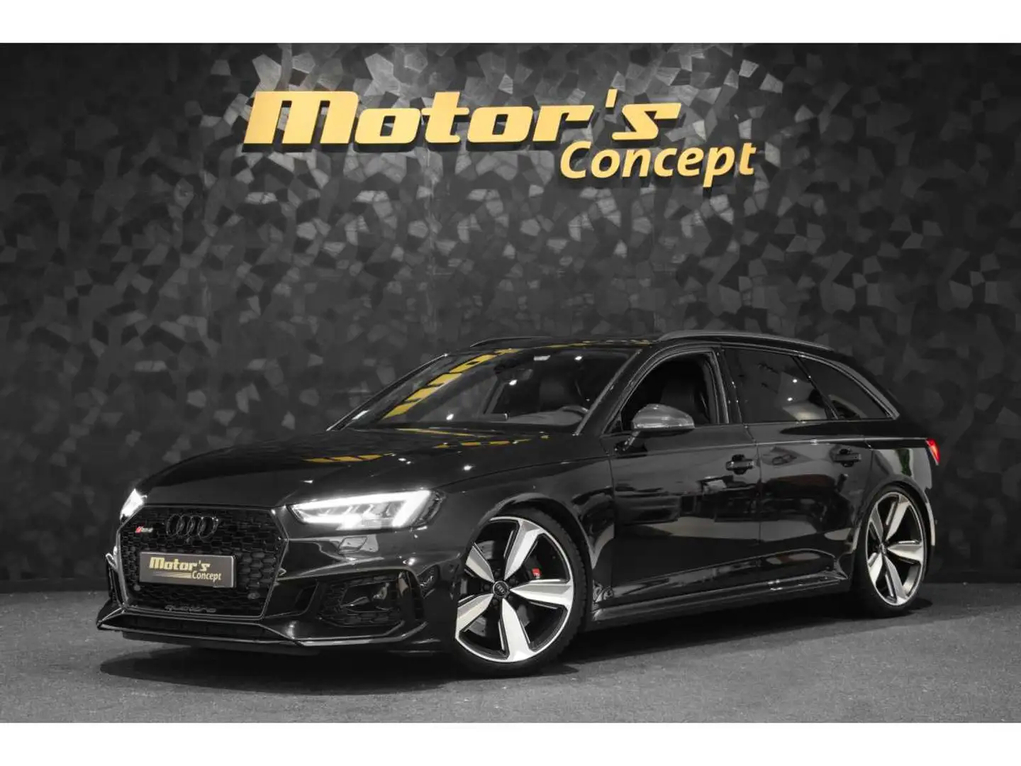Audi RS4 AVANT 2.9 V6 QUATTRO Zwart - 1