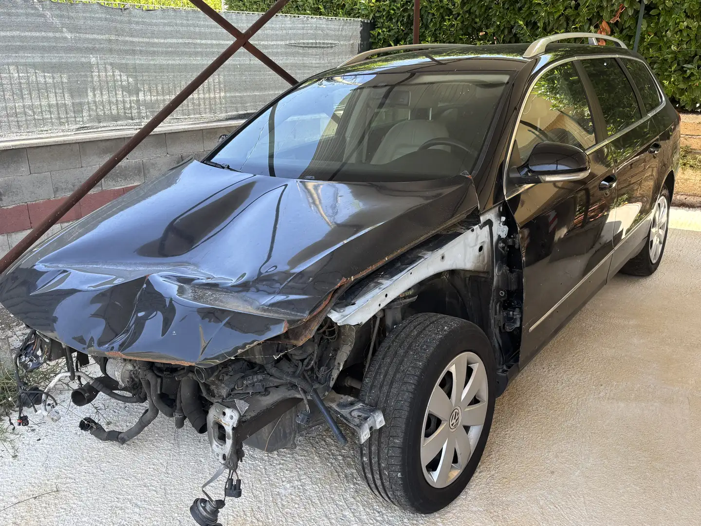 Volkswagen Passat Variant 2.0 tdi 170cv per Ricambi -con fermo - incidentata - 2