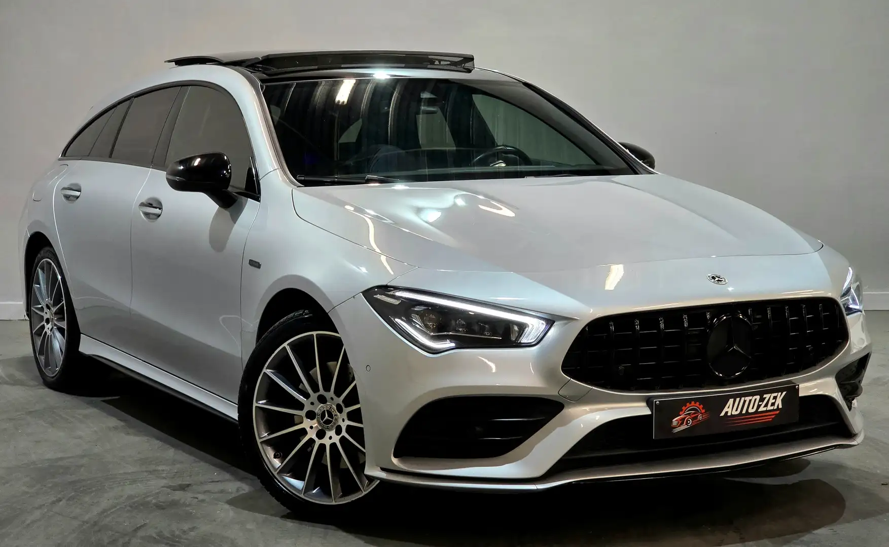 Mercedes-Benz CLA 250 /PACK AMG/ T.O/CAM/NAV/FULL OPTIONS / Argent - 1