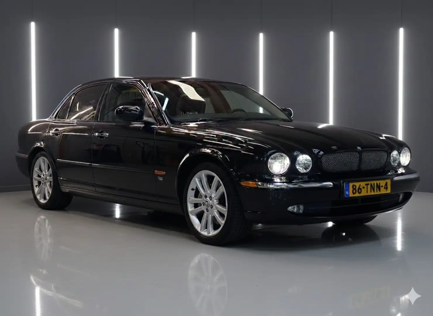 Jaguar XJR 4.2 V8 S/C | SUPERCHARGED | LEDER | NWE APK Schwarz - 1