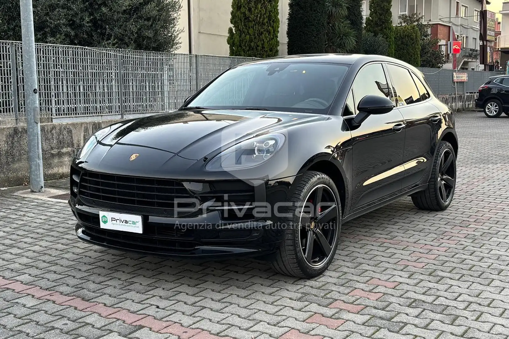 Porsche Macan 2.0 Noir - 1