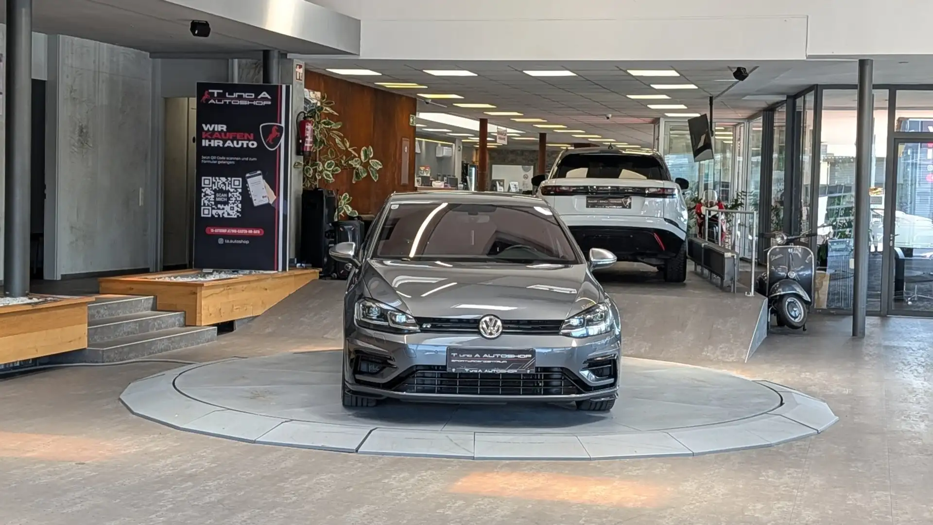 Volkswagen Golf R 2.0 TSI 4Motion DSG *Dynaudio*Navi*19Zoll*LEDER* Grau - 2