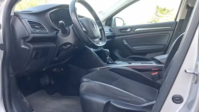 Renault Megane view 8