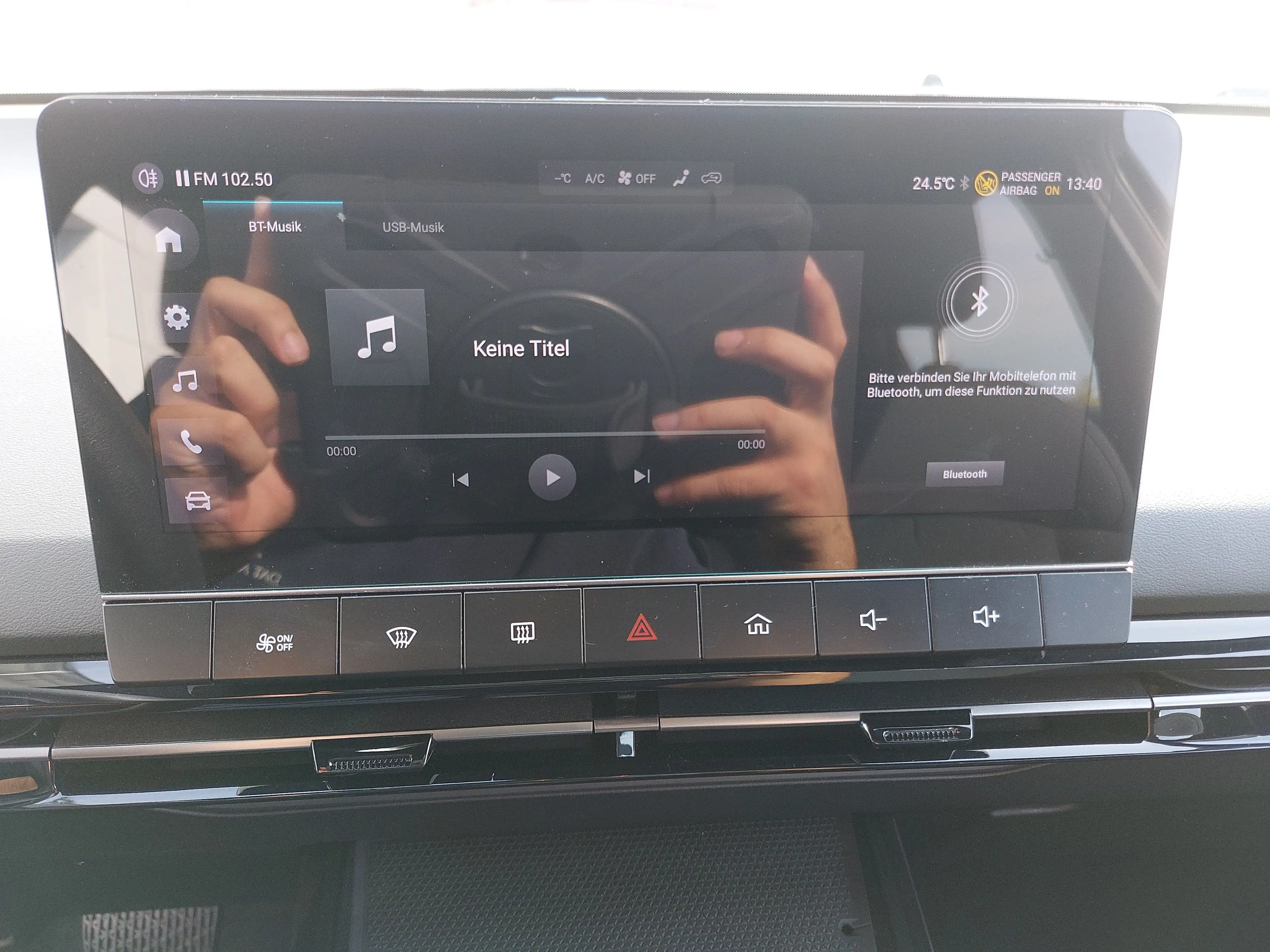 MG MG4 KLIMAAUT RADIO TEMPO MFL PDC DAB LED CARPLAY ACC — photo 19