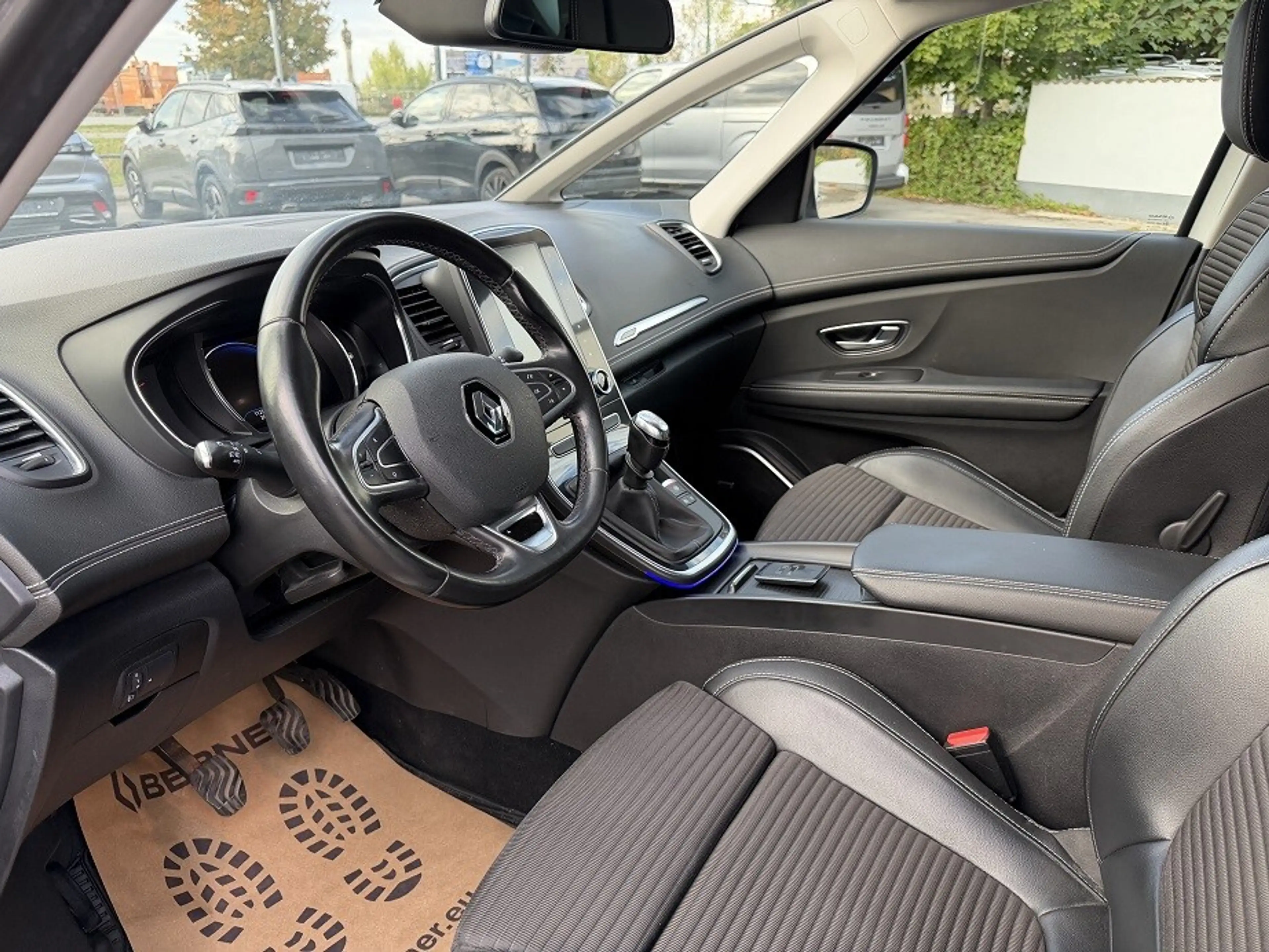 Renault Grand Scenic Grand Scénic Scenic IV 1.6 dCi 130 Energy BOSE — photo 4