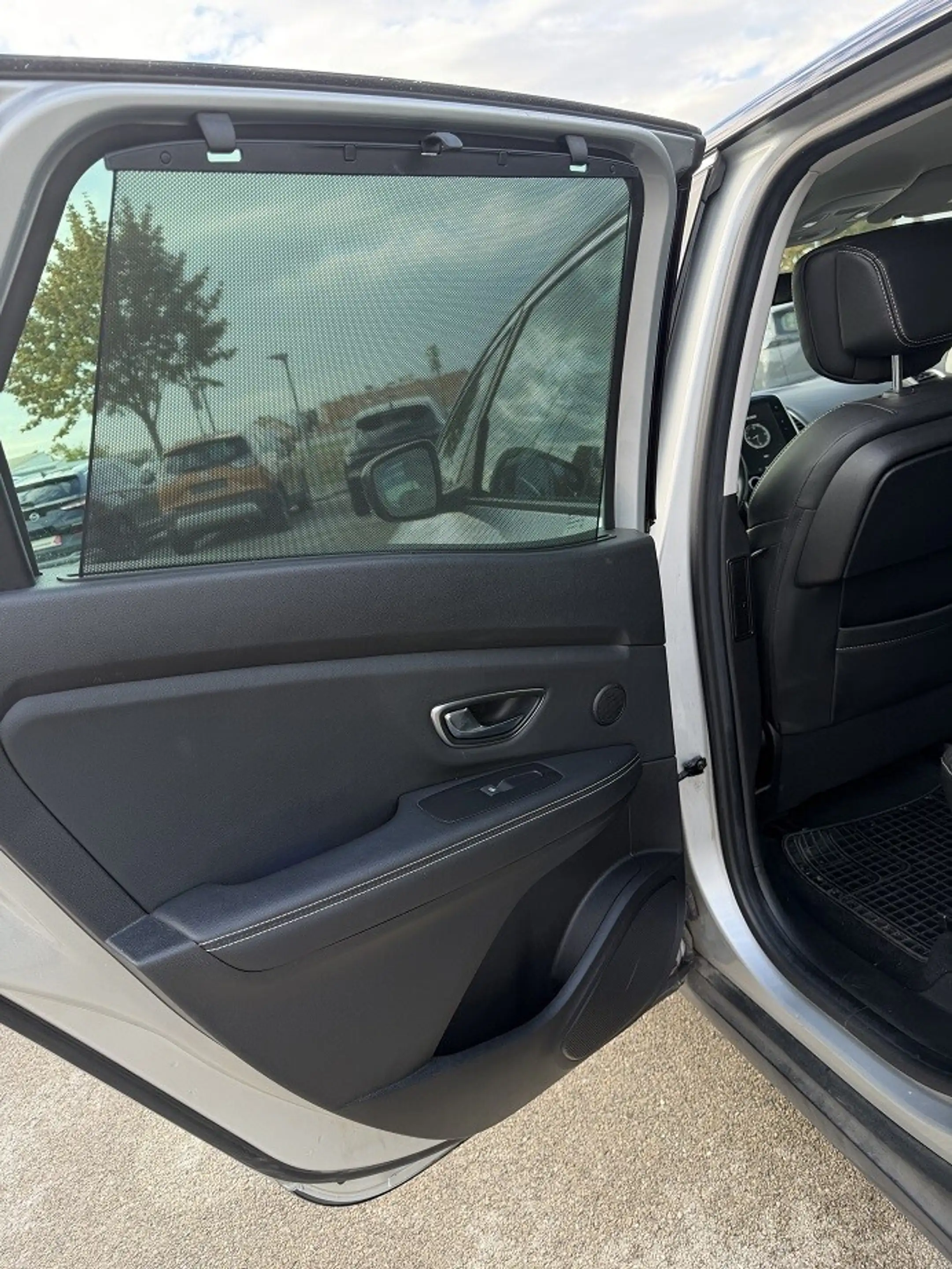 Renault Grand Scenic Grand Scénic Scenic IV 1.6 dCi 130 Energy BOSE — photo 10