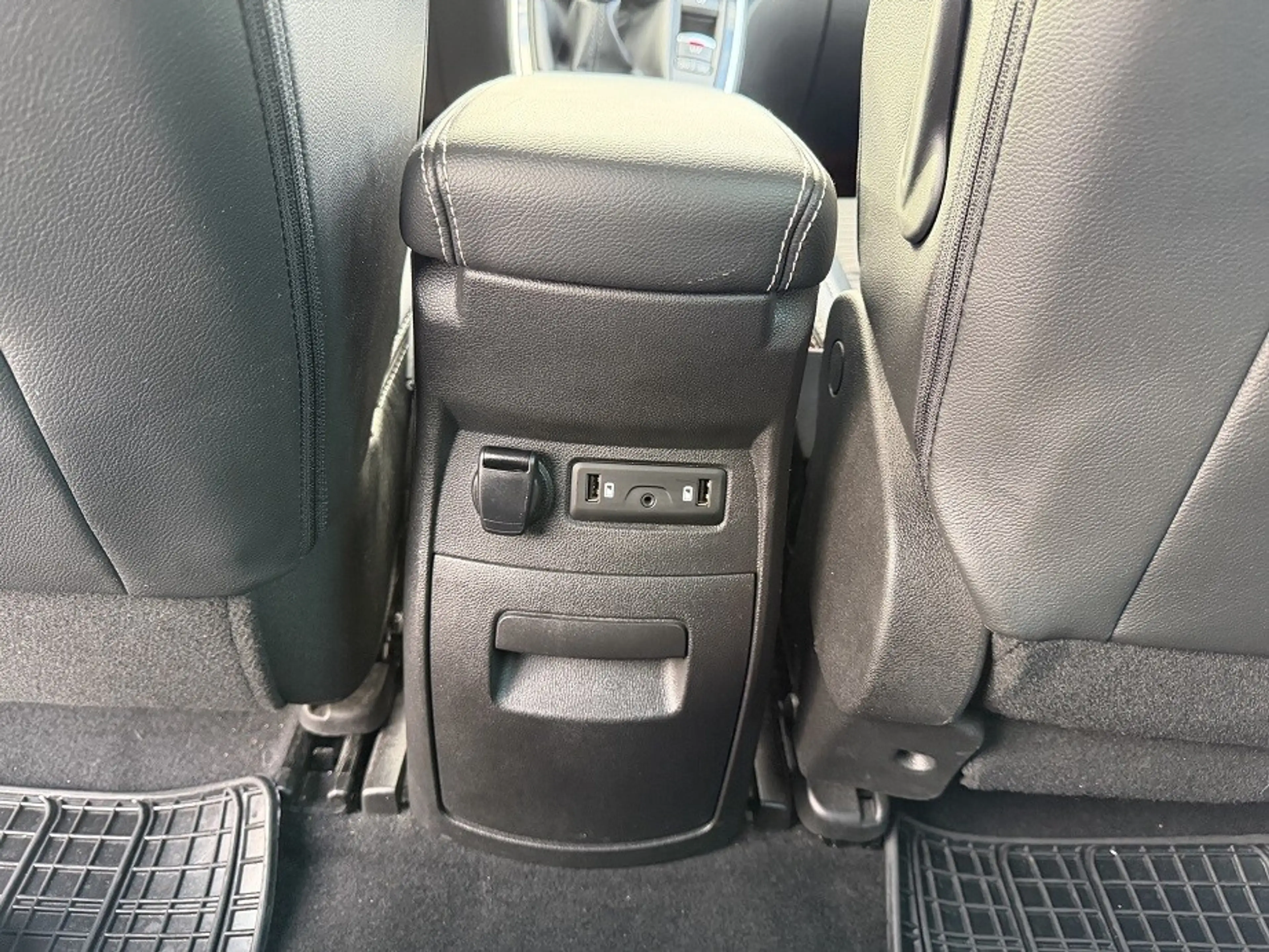 Renault Grand Scenic Grand Scénic Scenic IV 1.6 dCi 130 Energy BOSE — photo 12