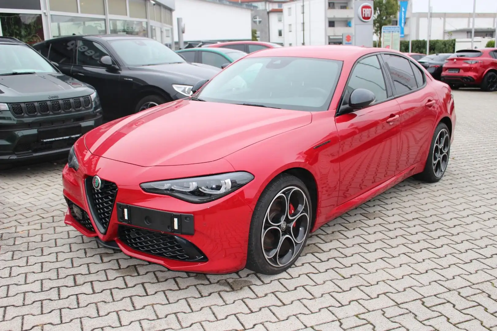 Alfa Romeo Giulia Competizione Q4 Matrix/Garantie 08-2027 Rot - 1