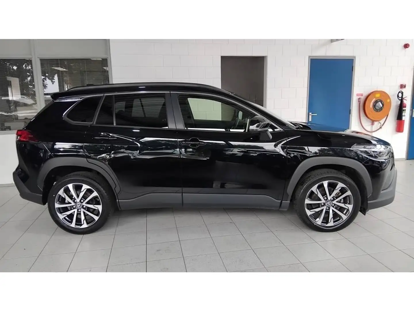 Toyota Corolla Cross 1.8 Style | Apple/Android | Stoel en stuur verw | Zwart - 2