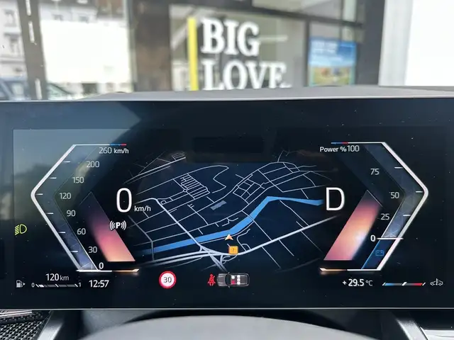 BMW 5 Series view 6