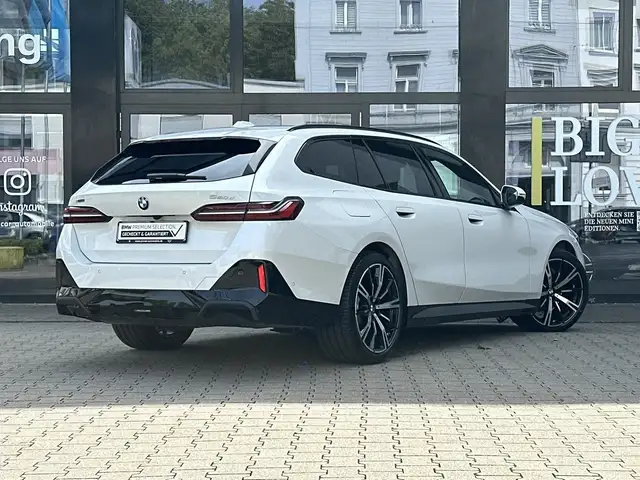 BMW 5 Series view 2