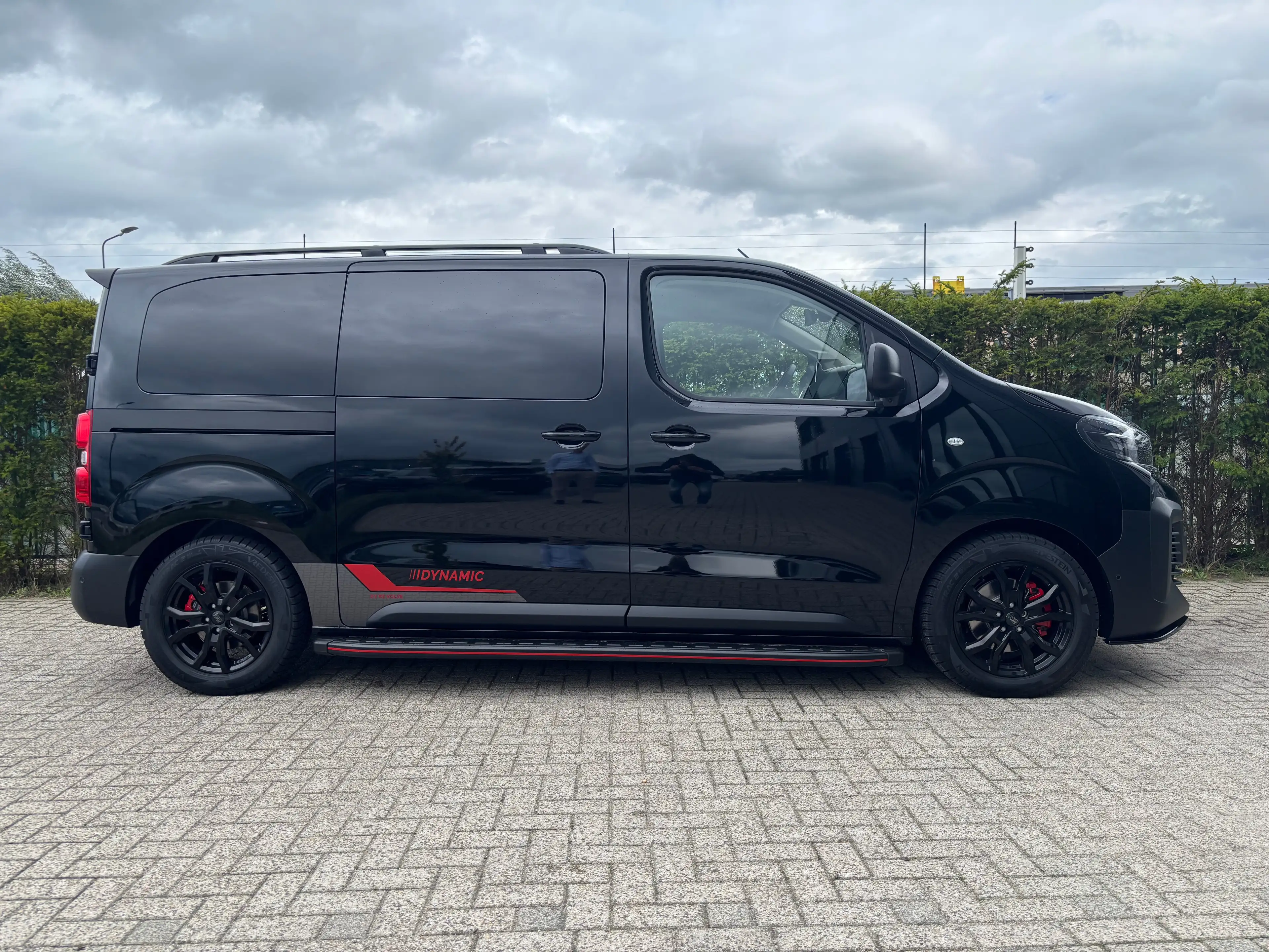 Peugeot e-Expert EV L2 75 kWh Dynamic By Revolve | Betimmering | Ca — photo 14