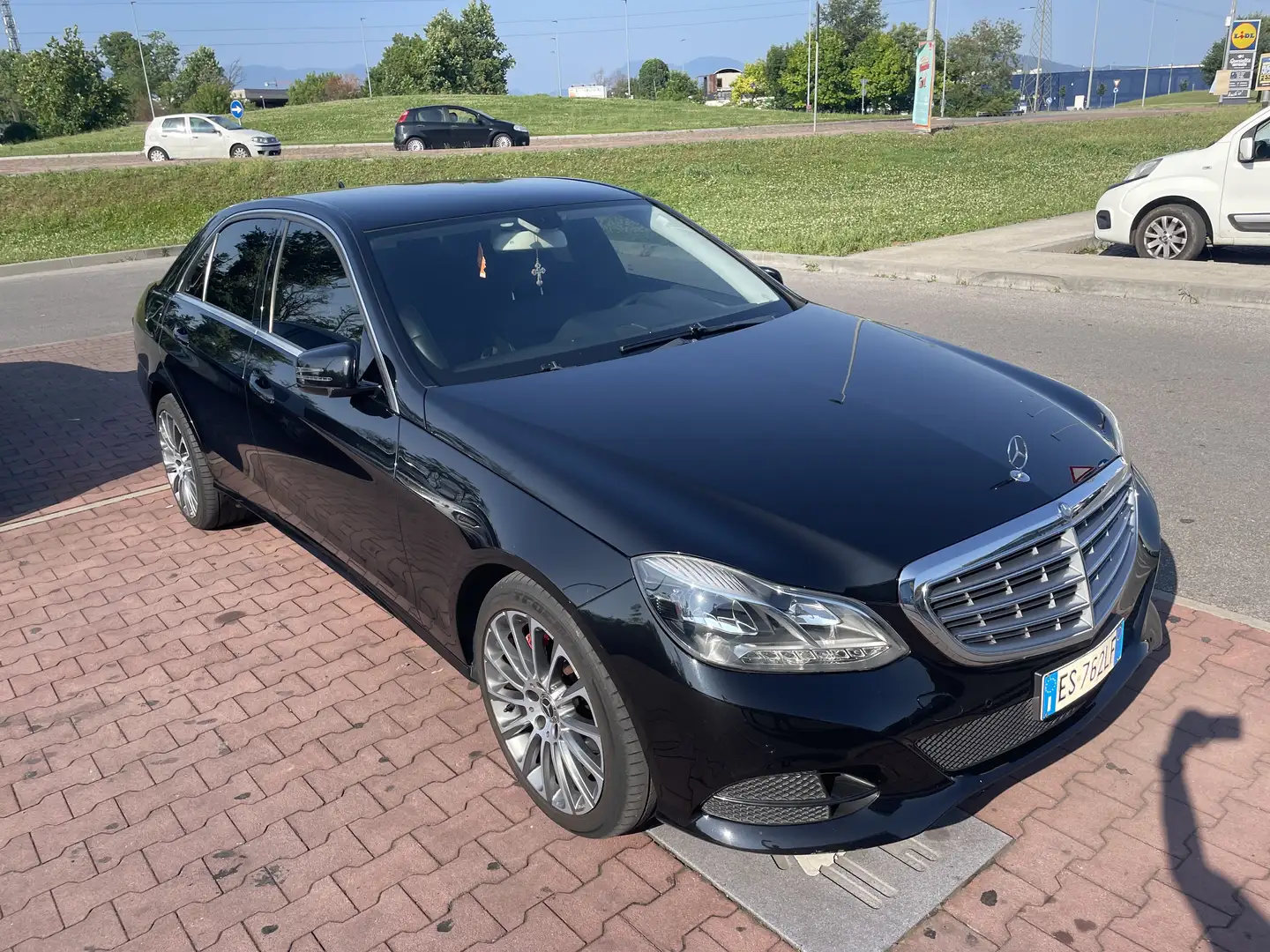 Mercedes-Benz E 200 - 1