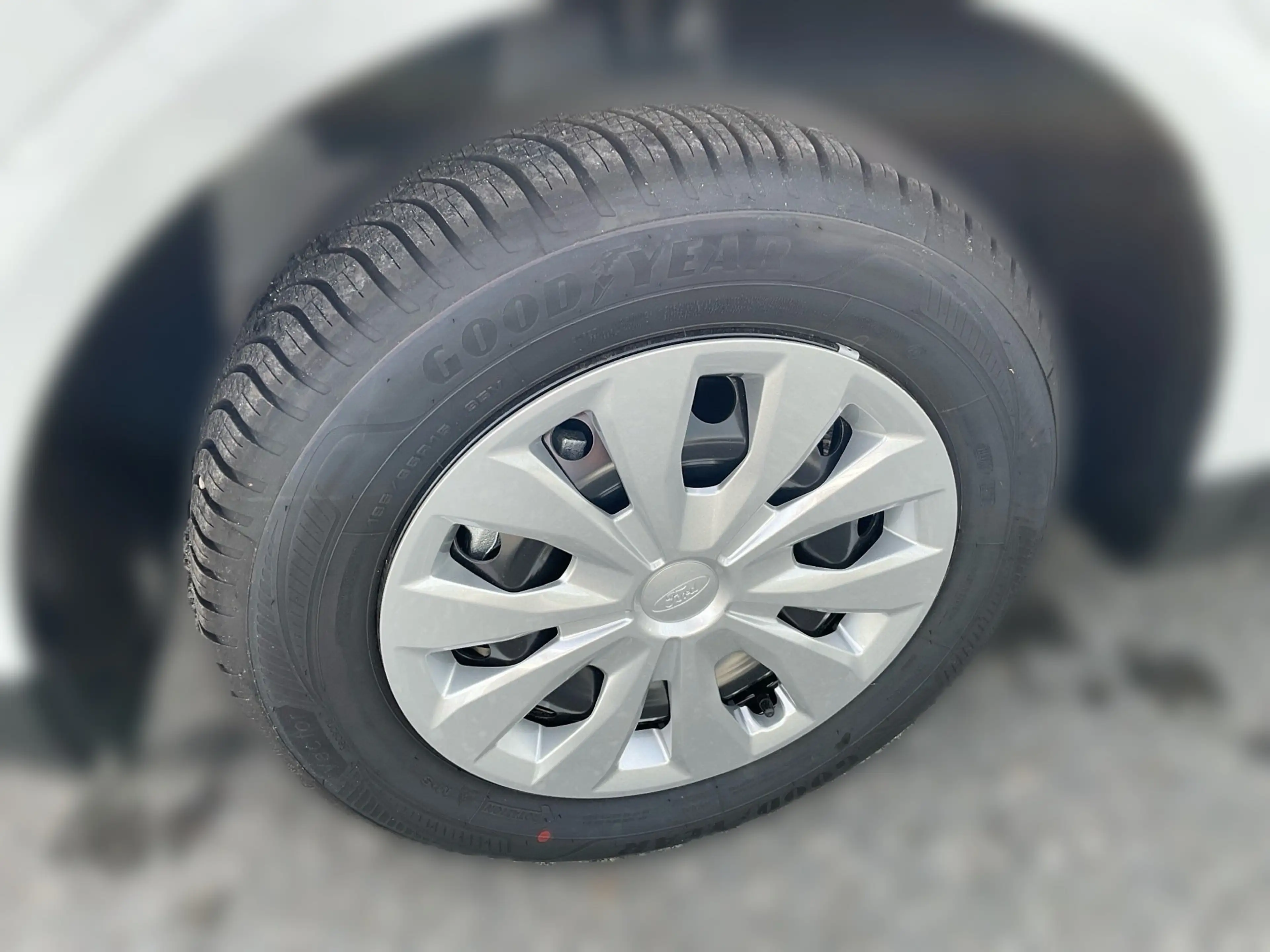 Ford Transit Courier Trend — photo 10