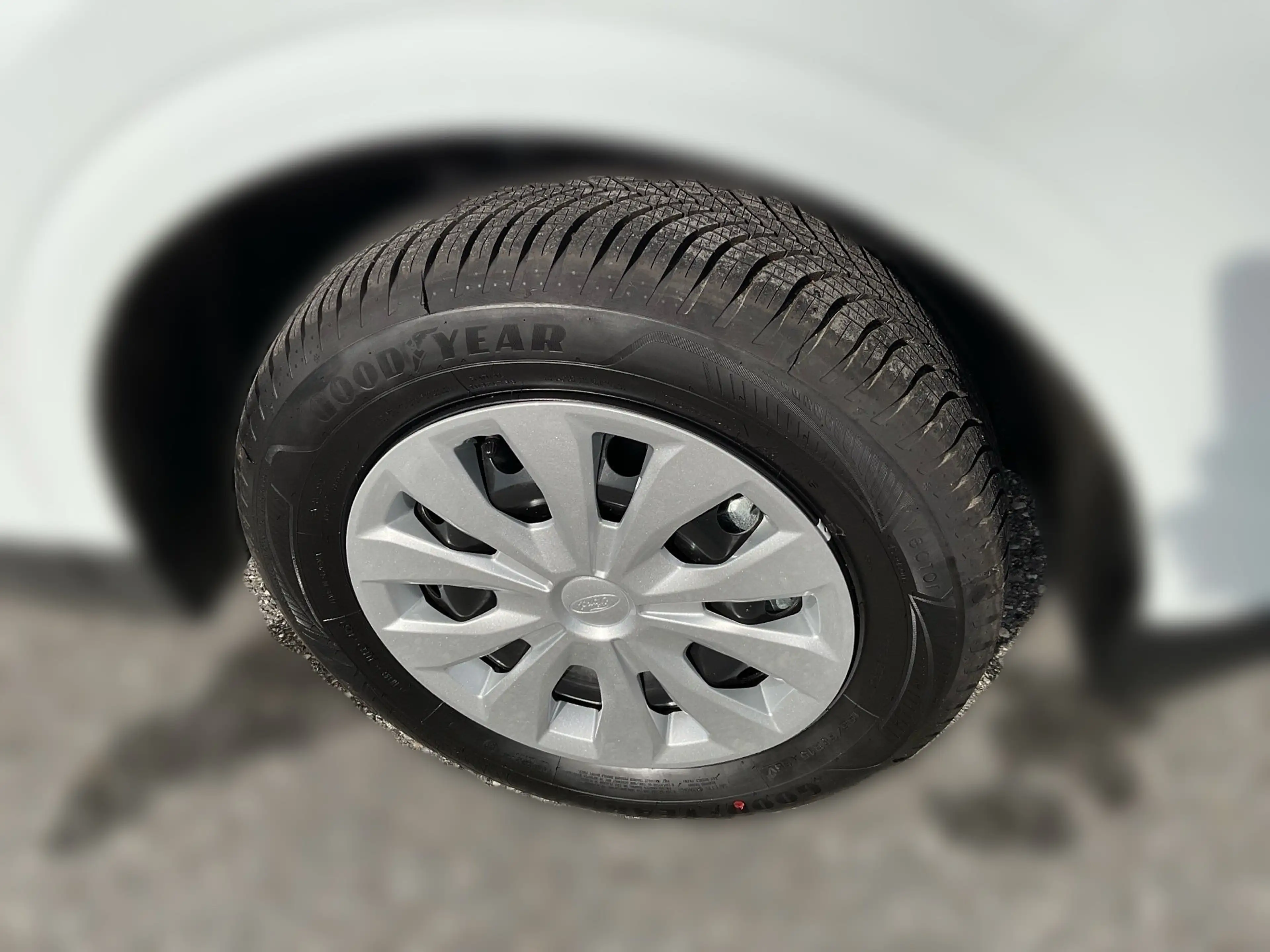 Ford Transit Courier Trend — photo 8