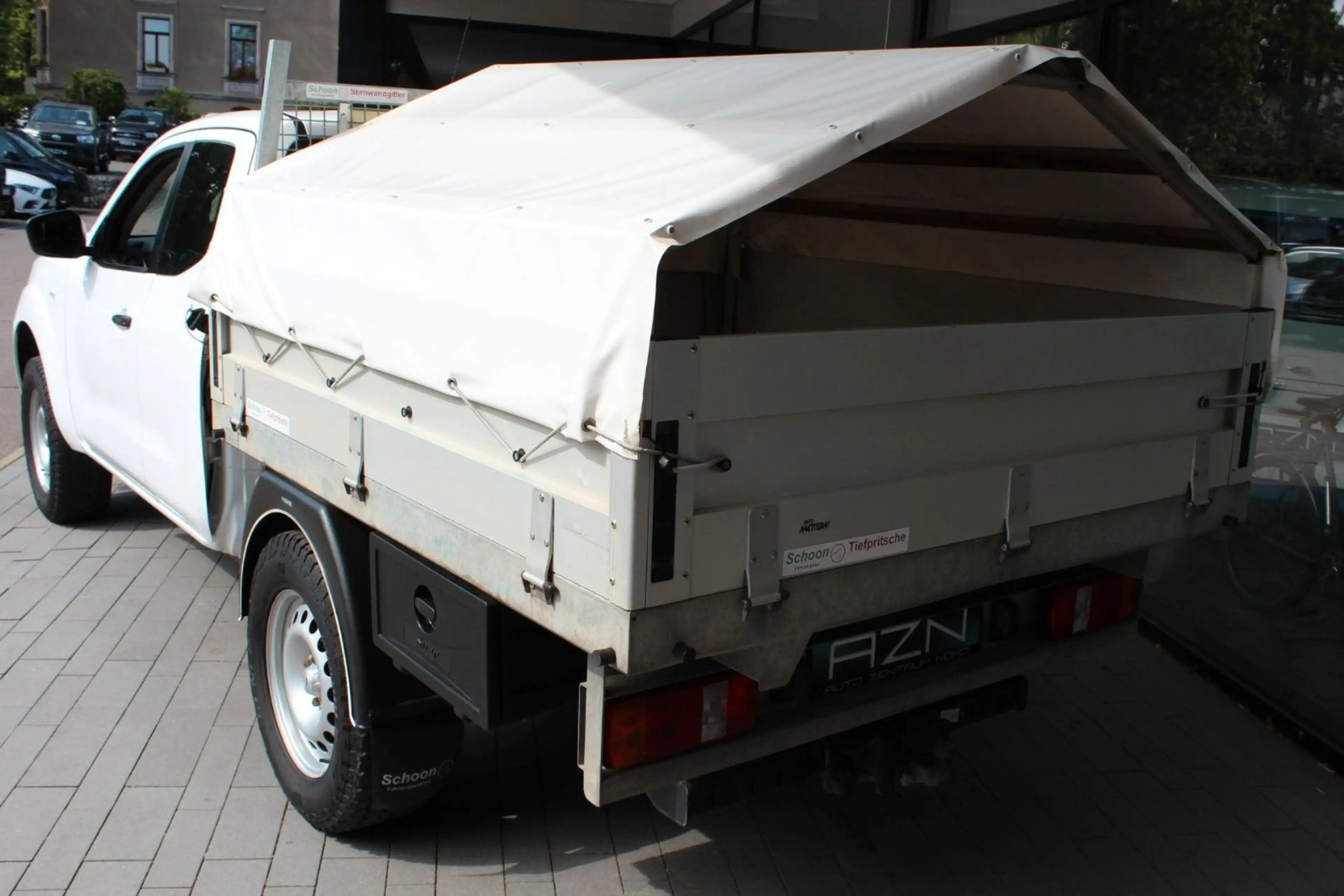 Nissan Navara NP300 King Cab 4x4 Pritsche — photo 5