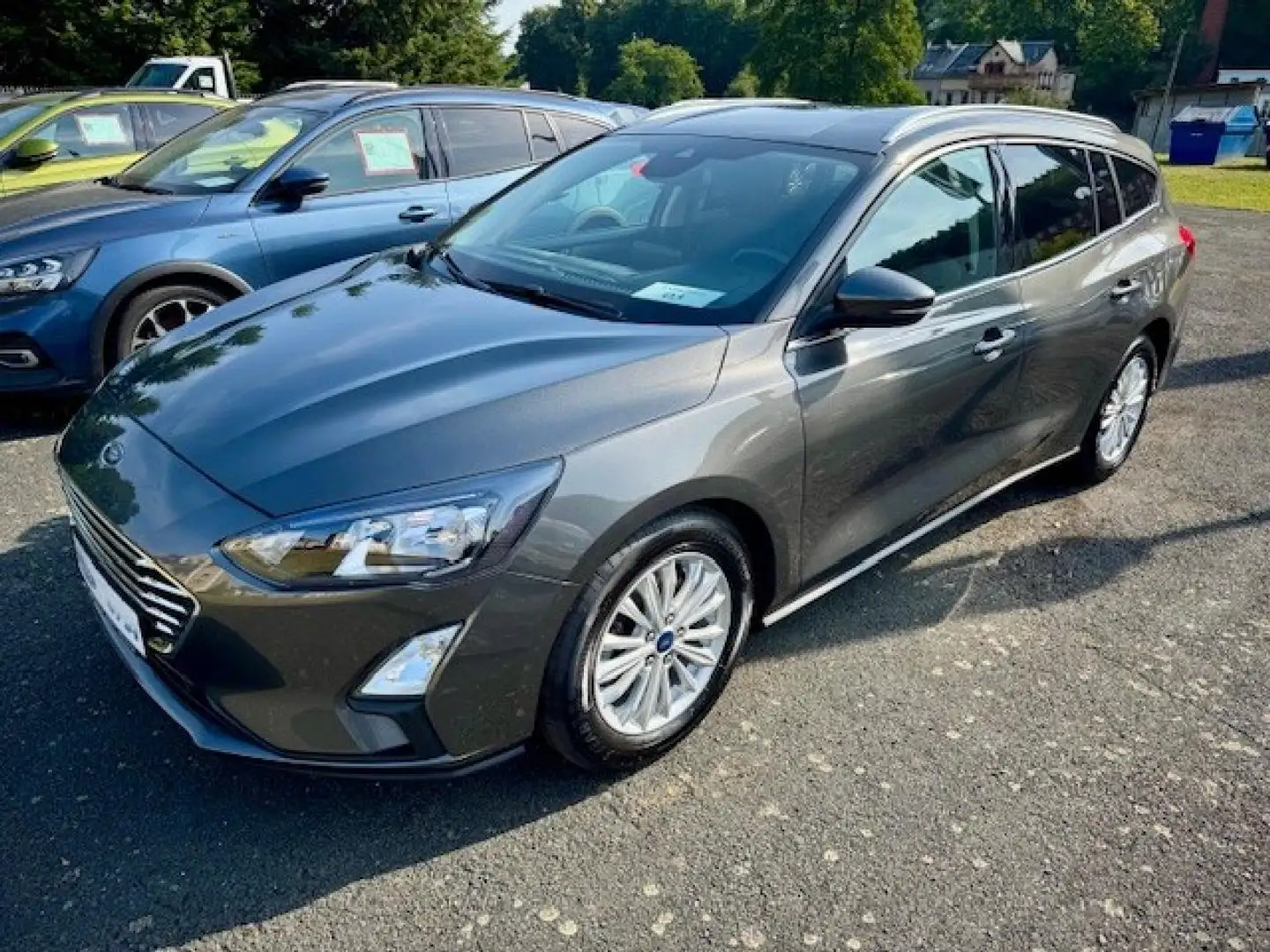 Ford Focus Titanium X Grau - 1