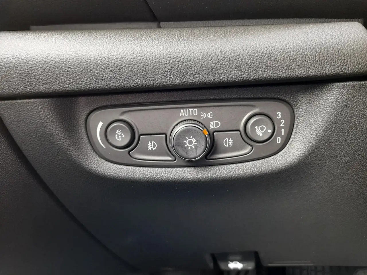 Opel Insignia 2.0 CDTI Business NAVI~SHZ~2xPDC~LED 25