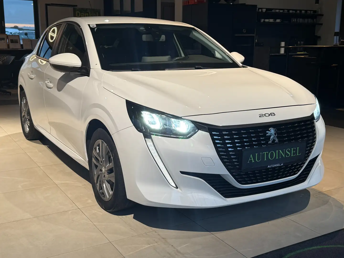 Peugeot 208 Active Navi,AUT,PDC Weiß - 2