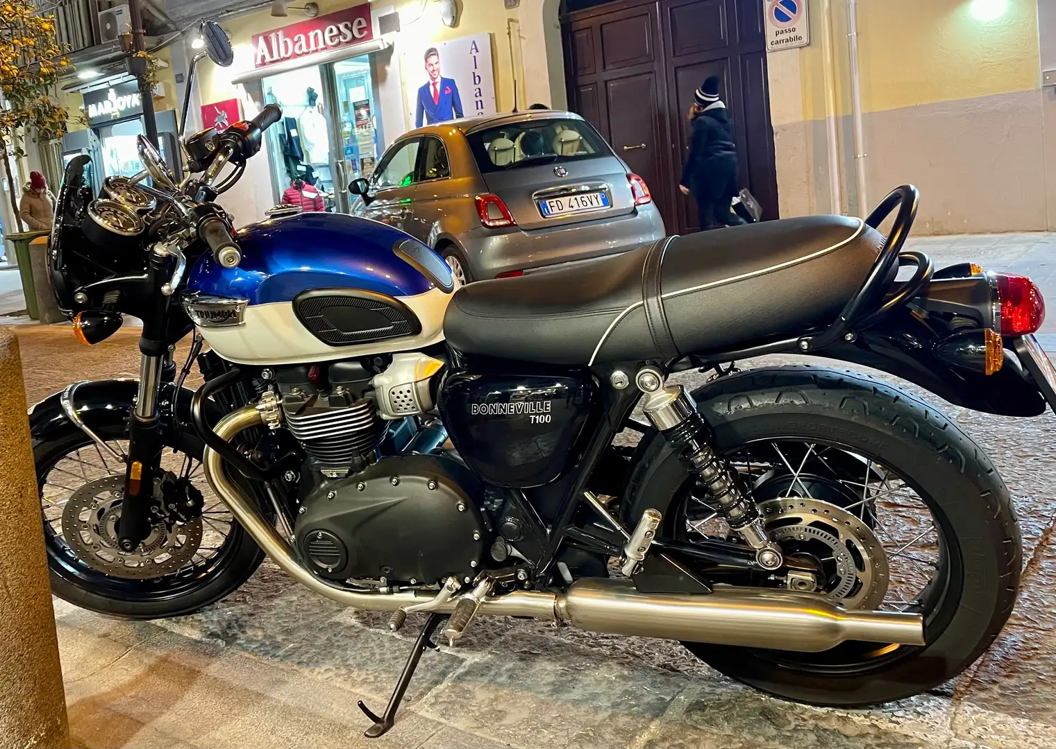 Triumph Bonneville T100 Albastru - 1