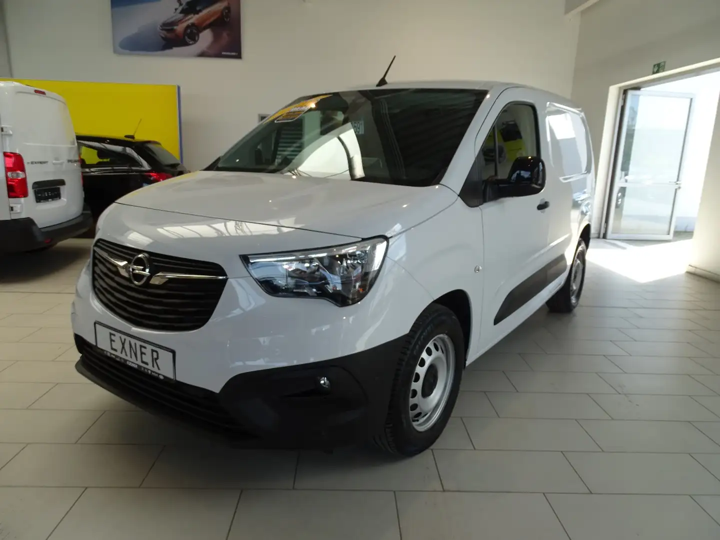 Opel Combo-e Cargo Edition Opel Connect/ Easy-Paket Weiß - 2