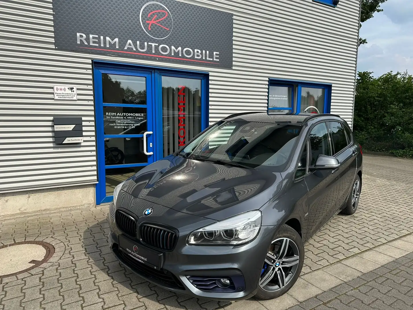 BMW 240 Active Tourer 218d "Sport Line" *NAVI*LED*SHZ*KAM Grey - 1