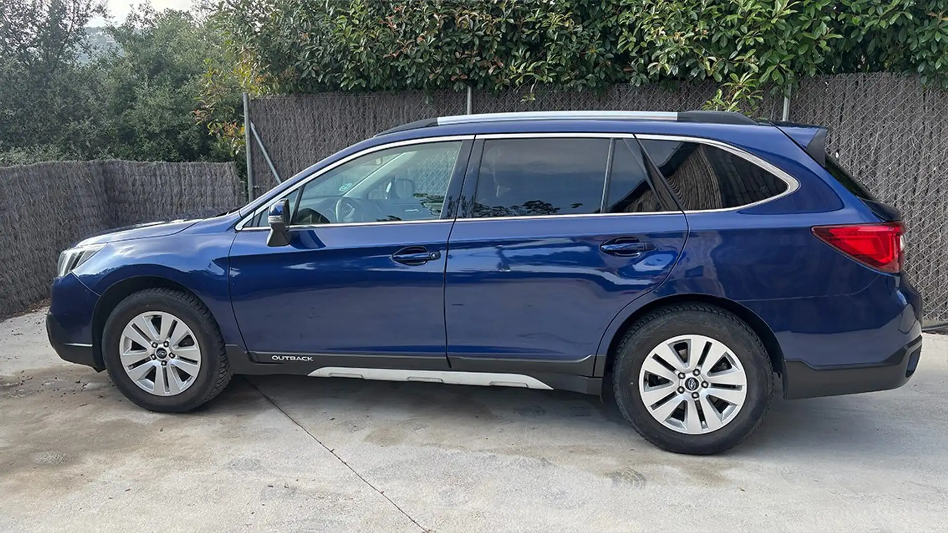 Subaru OUTBACK Outback 2.0TD Executive Plus CVT Executive Plus Modrá - 1