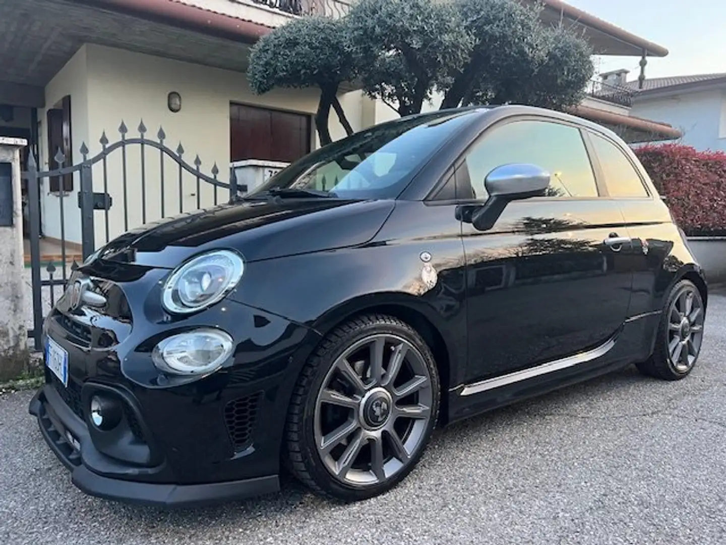 Abarth 595C 595C 2016 1.4 t-jet Turismo 165cv auto Nero - 1