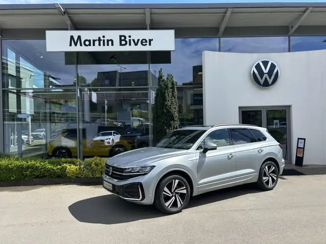 Volkswagen Touareg R-Line 286 CV, susp. pneu, att rem, toit pan