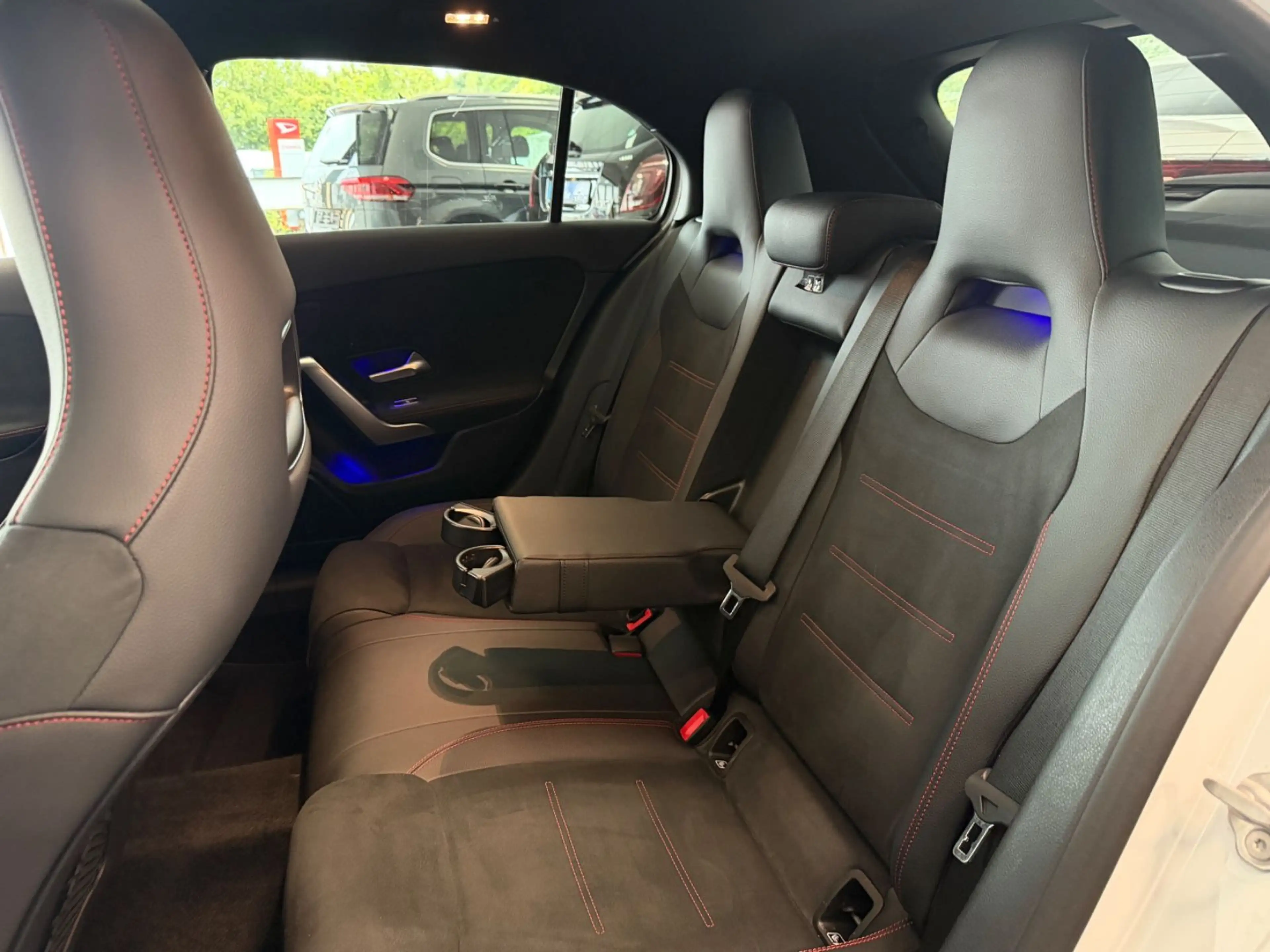 Mercedes-Benz A 220 A220 4Matic*AMG*BMUX*LED*PANO*VIRTUAL*KAMERA*PDC — photo 14