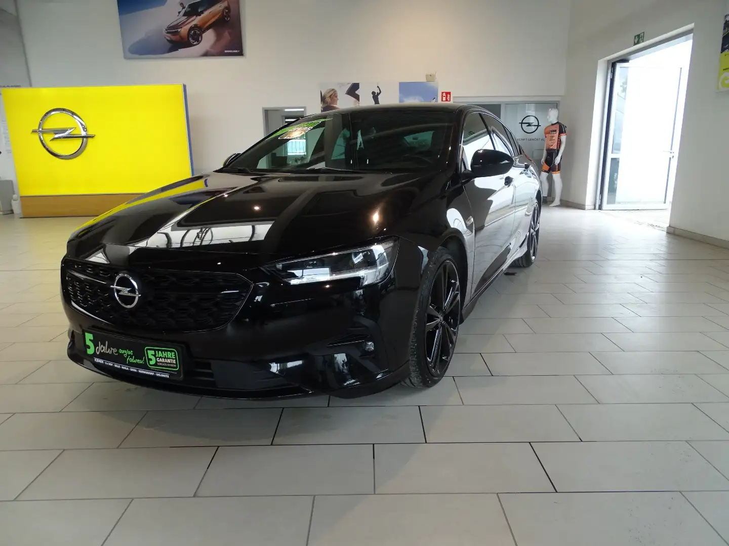 Opel Insignia GS 2.0 SHT ULTIMATE ACC+LED+Navi+SHZ+LM Zwart - 2