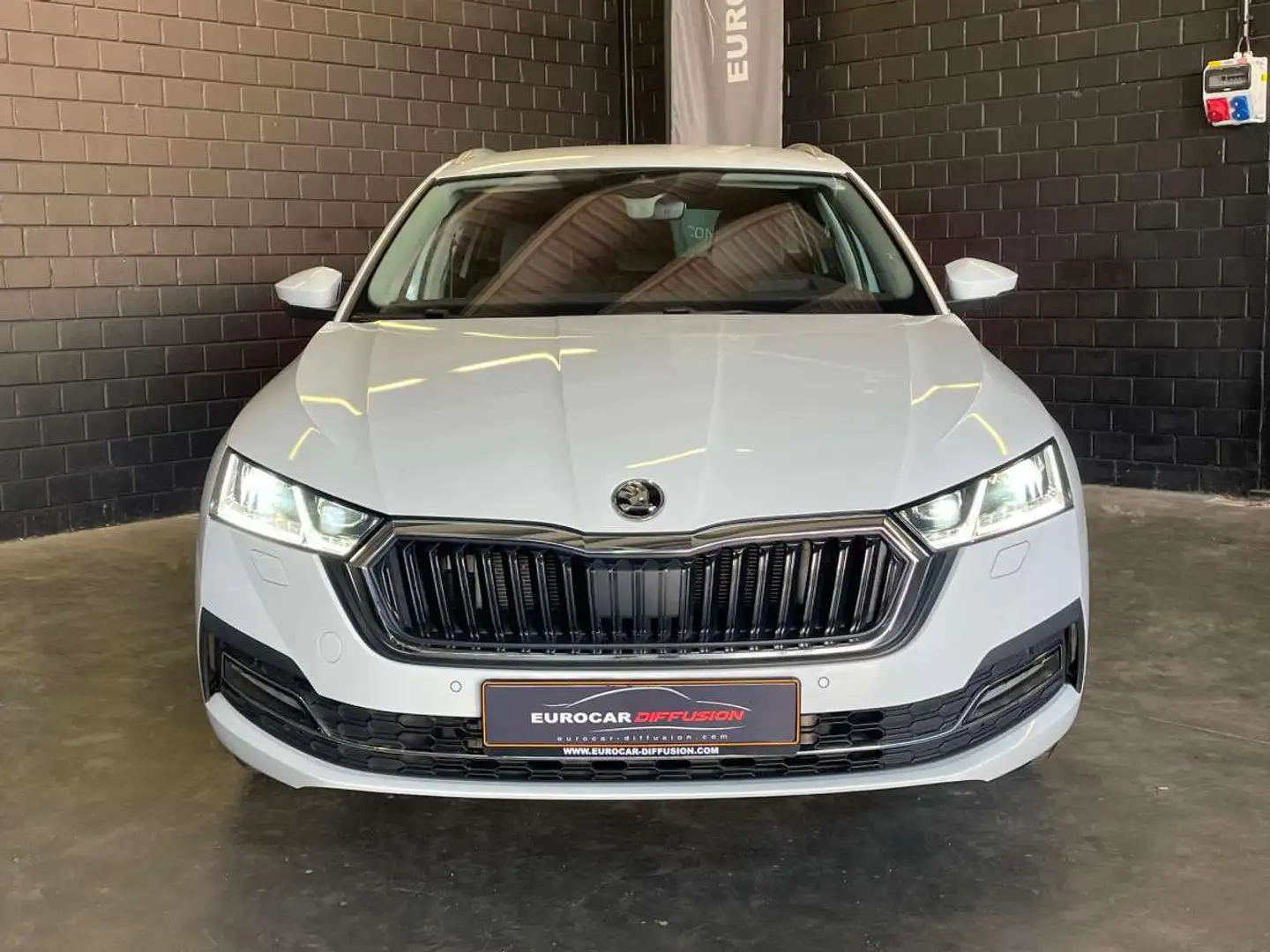 Skoda Octavia iV Estate Style First Edition PHEV 204 CV Blanc - 2