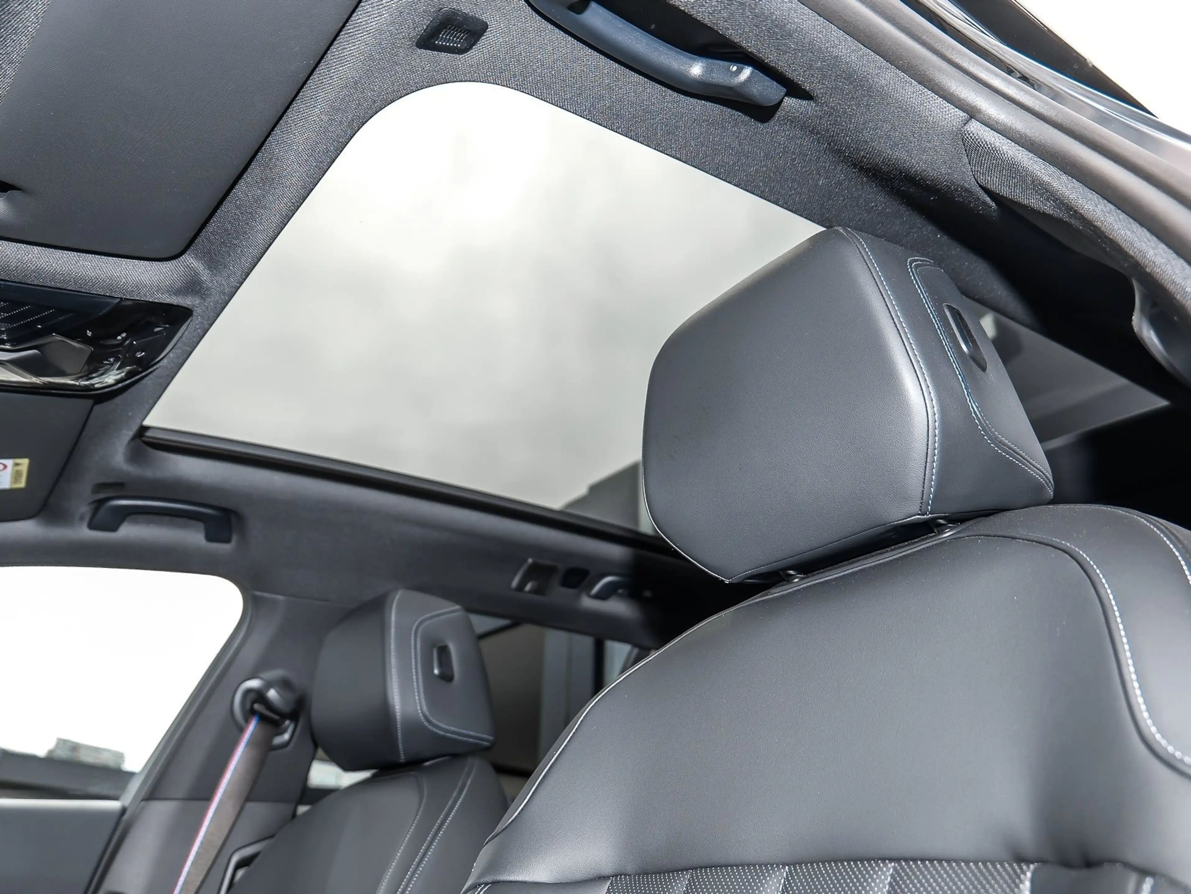 BMW 550 e xDrive Touring — photo 13