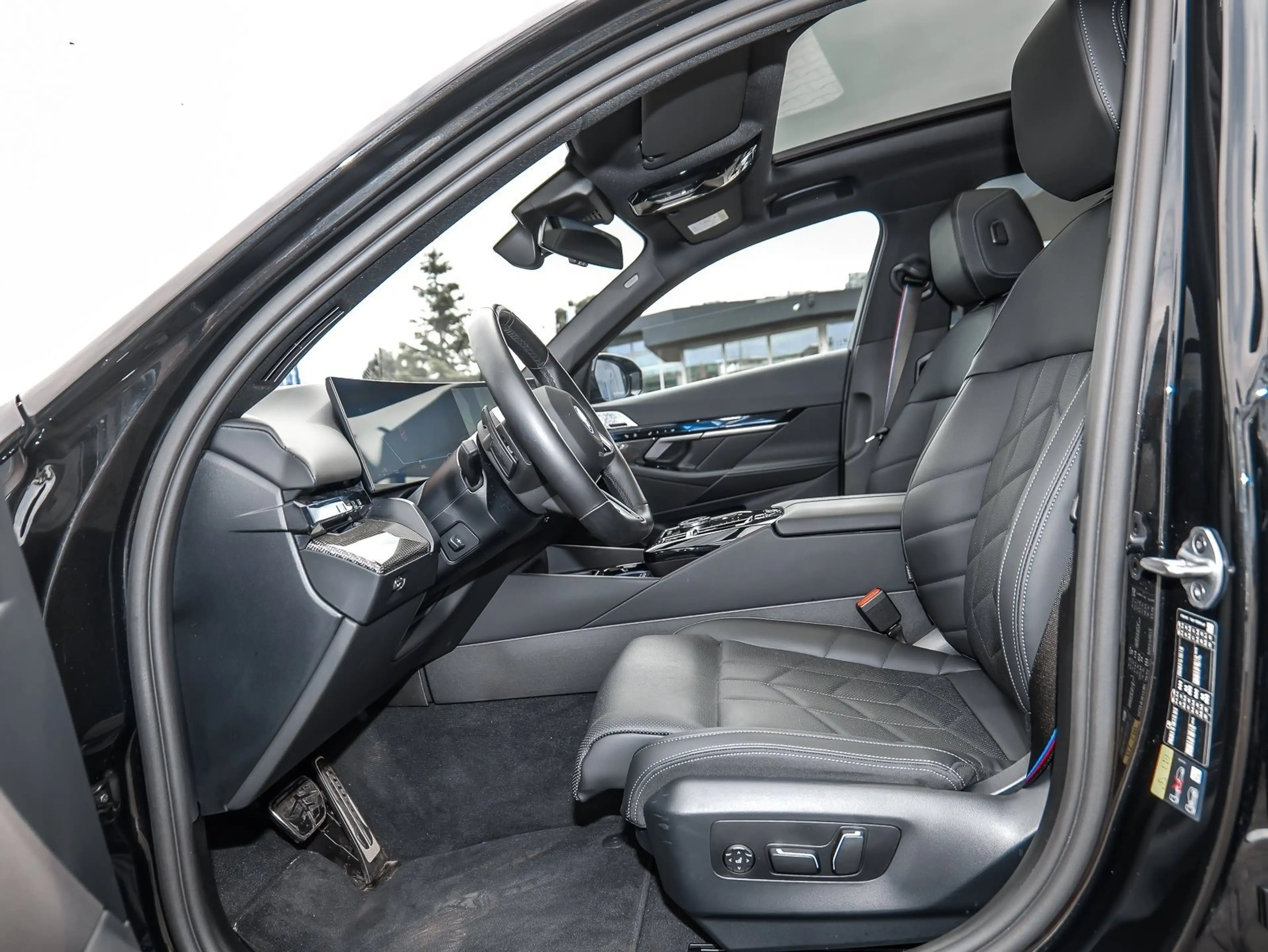 BMW 550 e xDrive Touring — photo 5