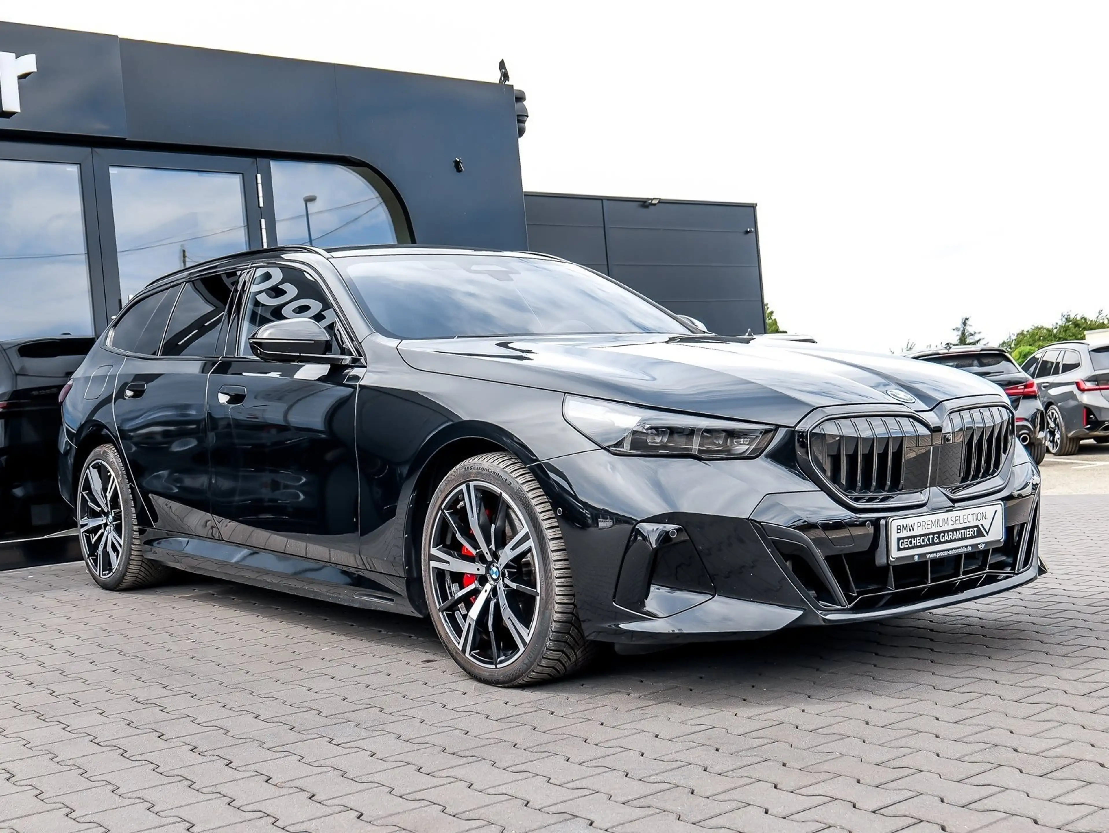 BMW 550 e xDrive Touring — photo 6