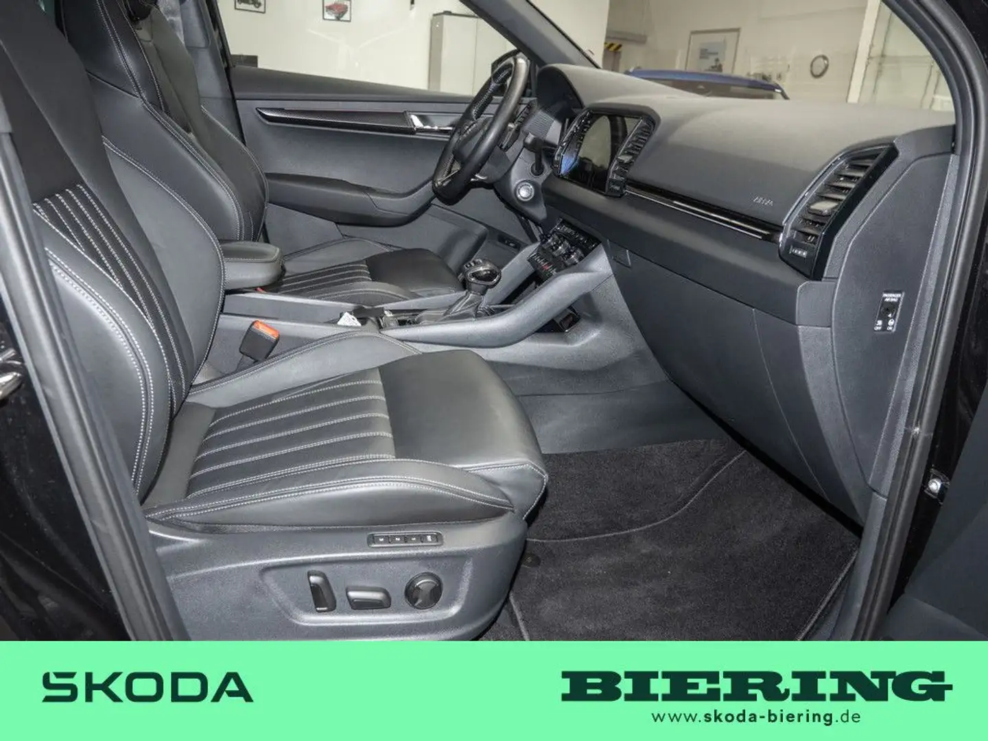 Skoda Karoq 2.0 TSI Sportline 4x4 PANO MATRIX-LED 360° Negro - 2