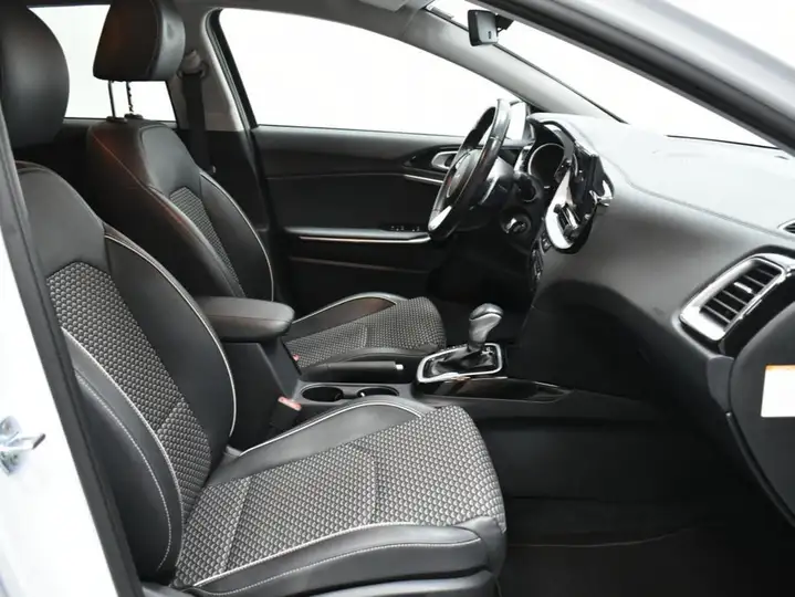 Kia 2023, foto 38