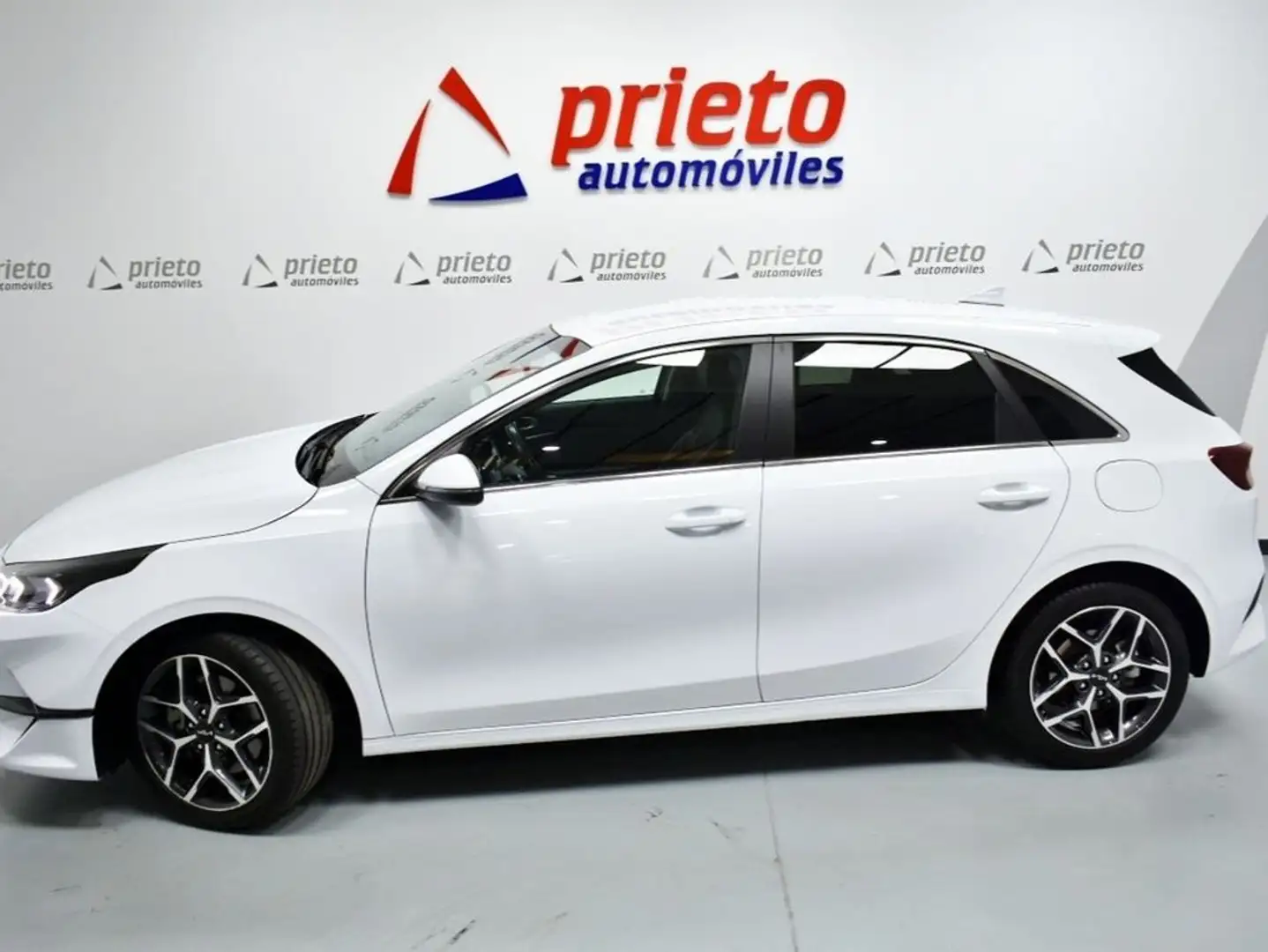 Kia 1.6 MHEV 100kW 136CV Tech DCT Blanco - 2