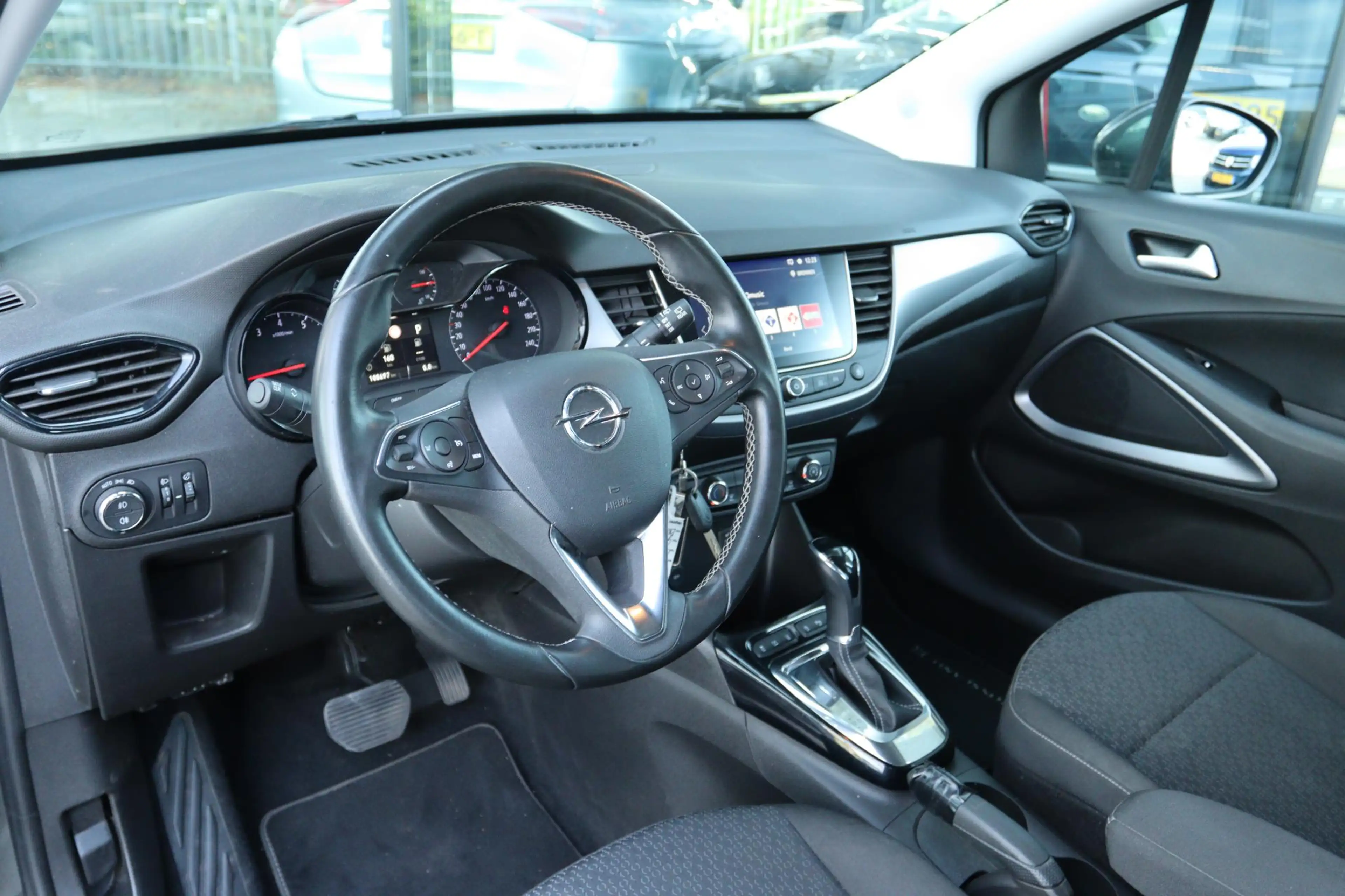 Opel Crossland X 1.2 TURBO AUT. ONLINE EDITION | CARPLAY | TREKHAAK — photo 3
