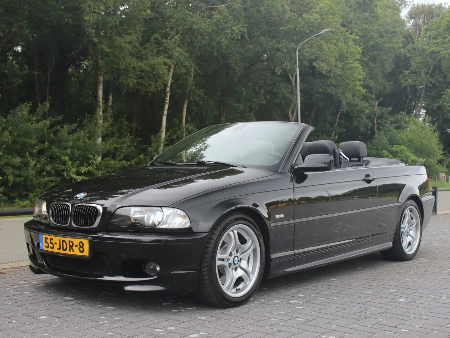 BMW 330 3-serie Cabrio 330Ci M-Sport Aut. Youngtimer Zwart - 2