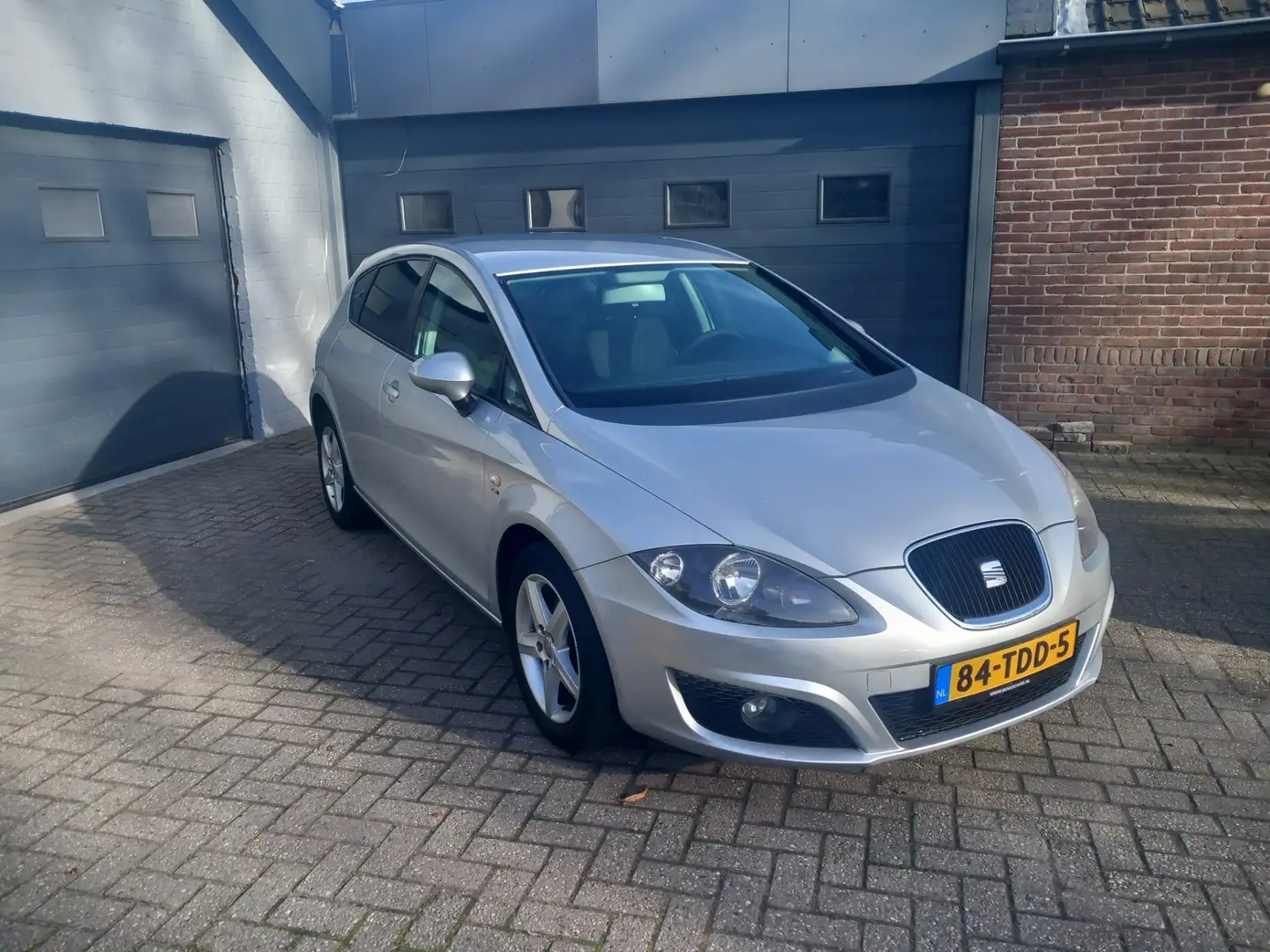 SEAT Leon 1.2 TSI Ecomotive COPA,Climate control Cruise cont Grijs - 2